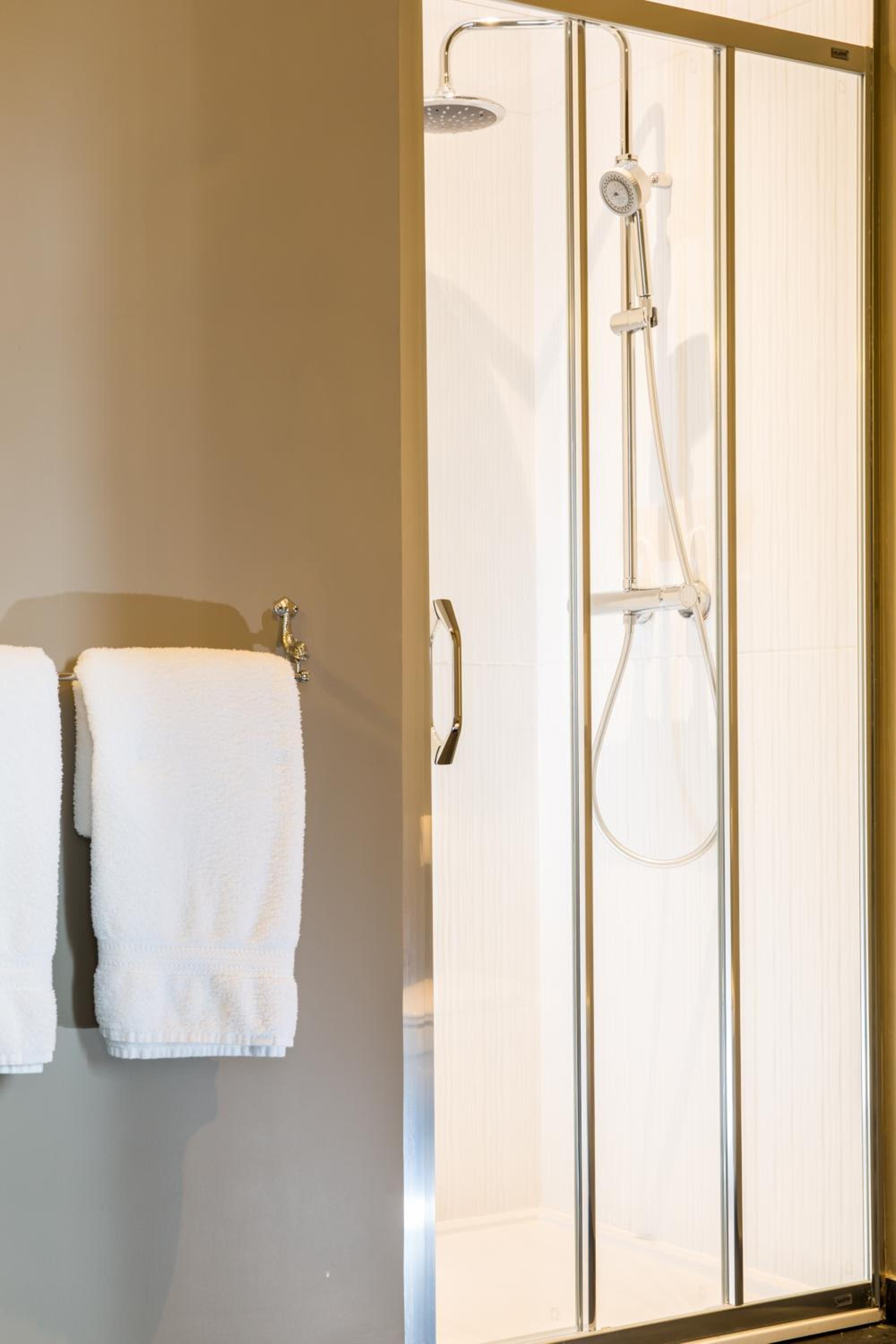 Double Room with Private Bathroom photo 2