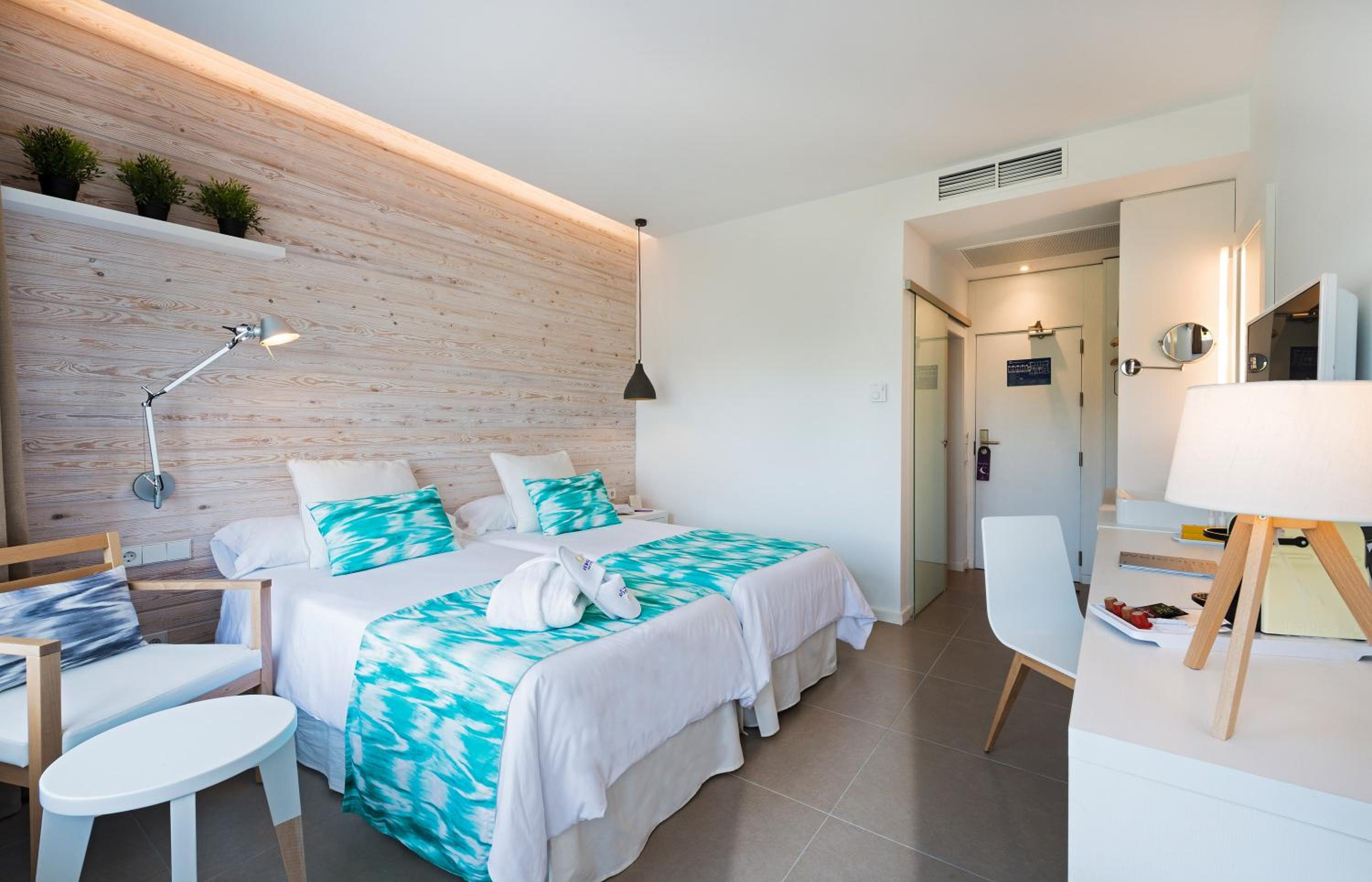 Habitación Doble con Vista al Mar y Terraza Privada con Bañera de Hidromasaje
