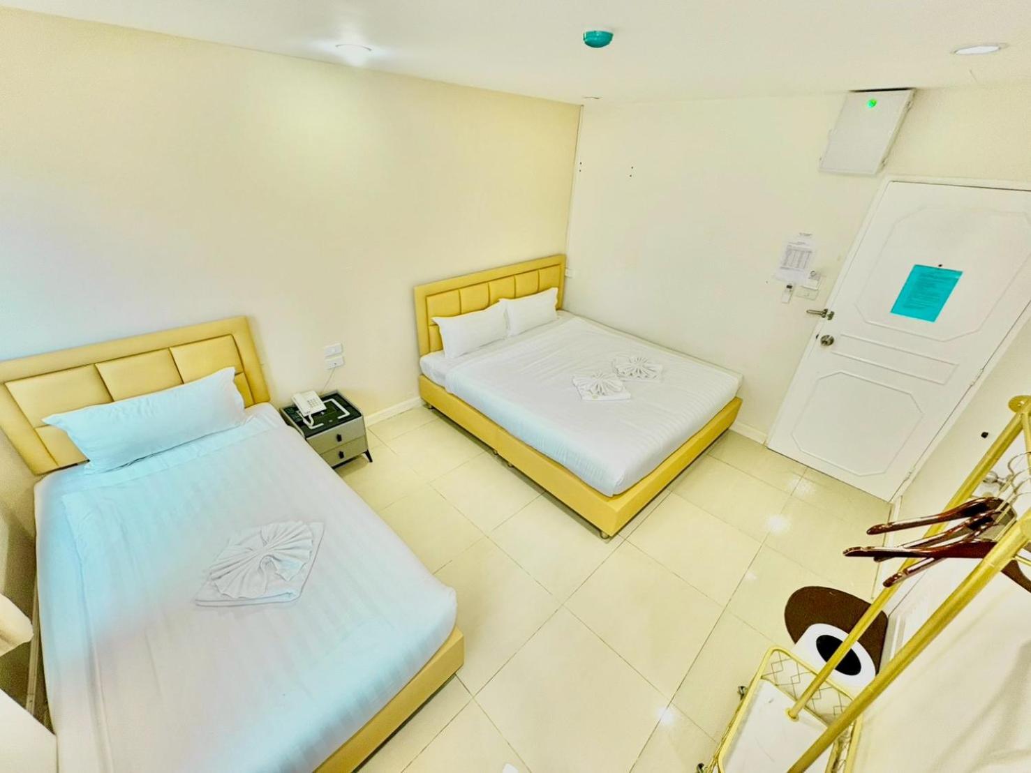 Standard Twin Room photo 2