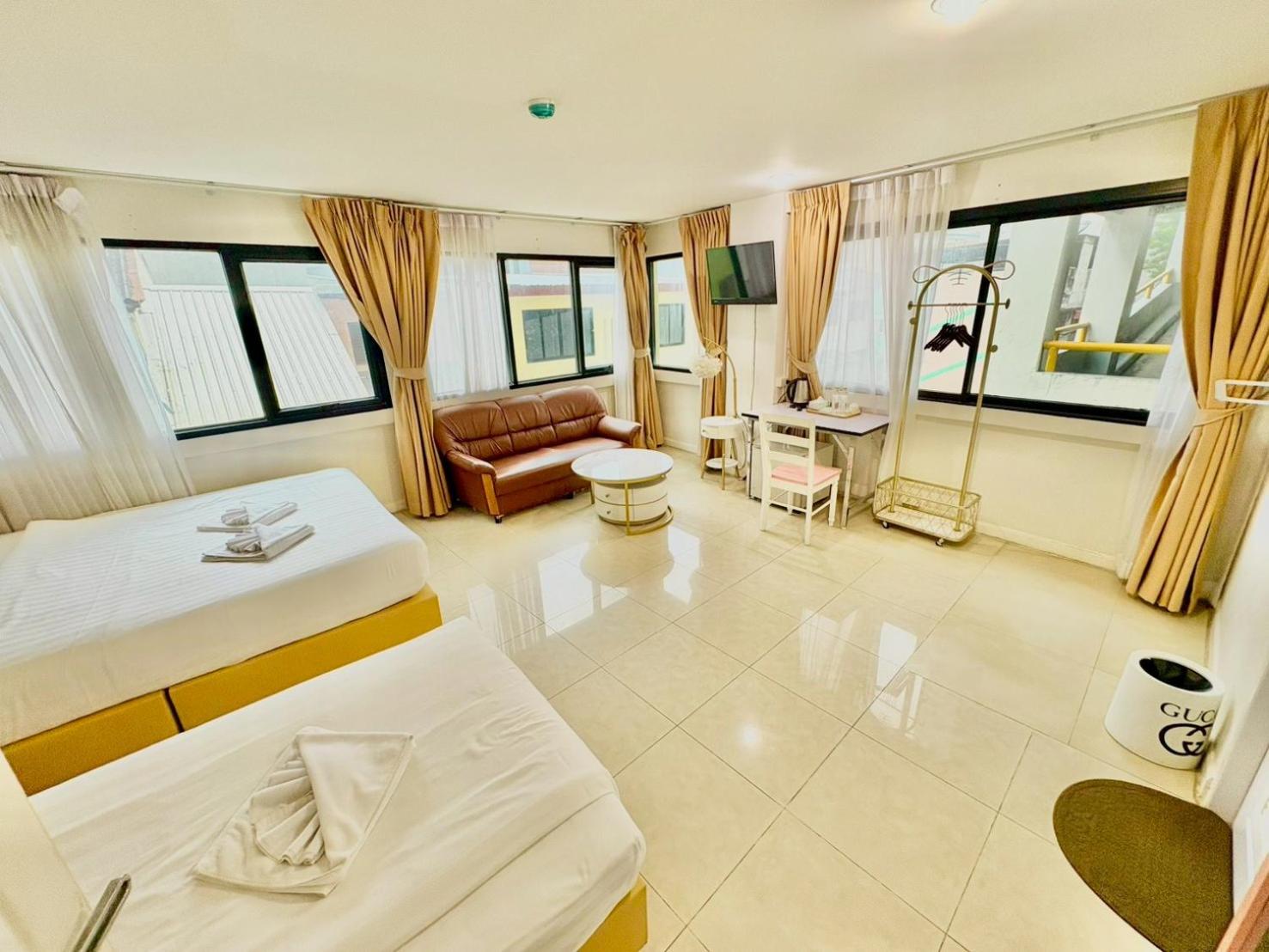 Deluxe Double Room photo 3