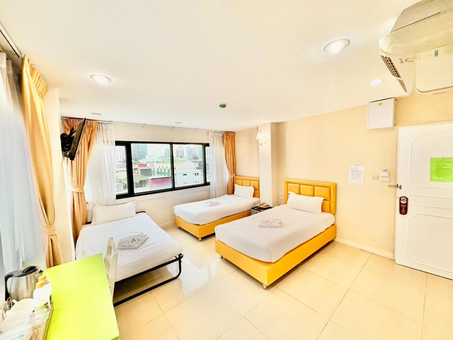 Deluxe Twin Room photo 1