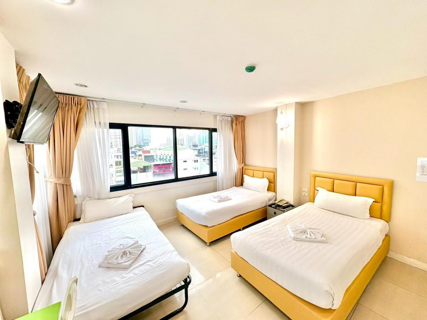 Deluxe Twin Room photo 2