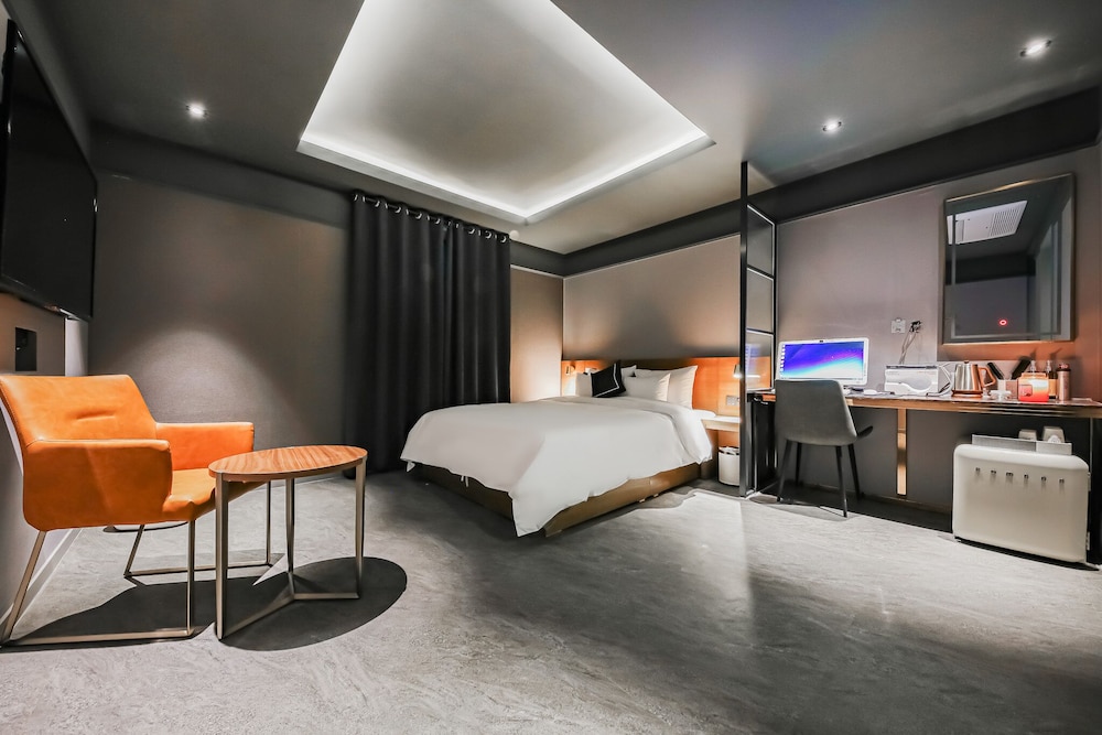 Standard Double Room - Photo 5