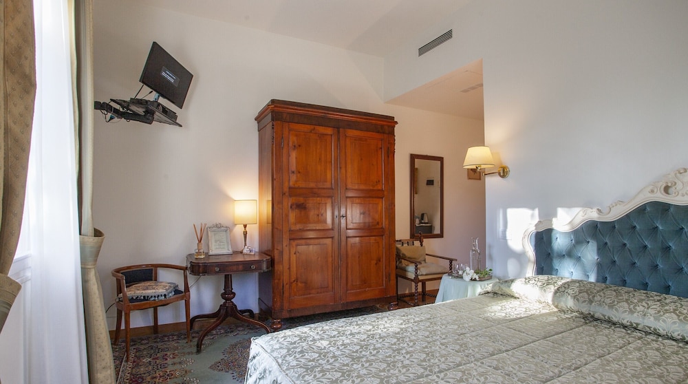 Standard Double or Twin Room photo 2