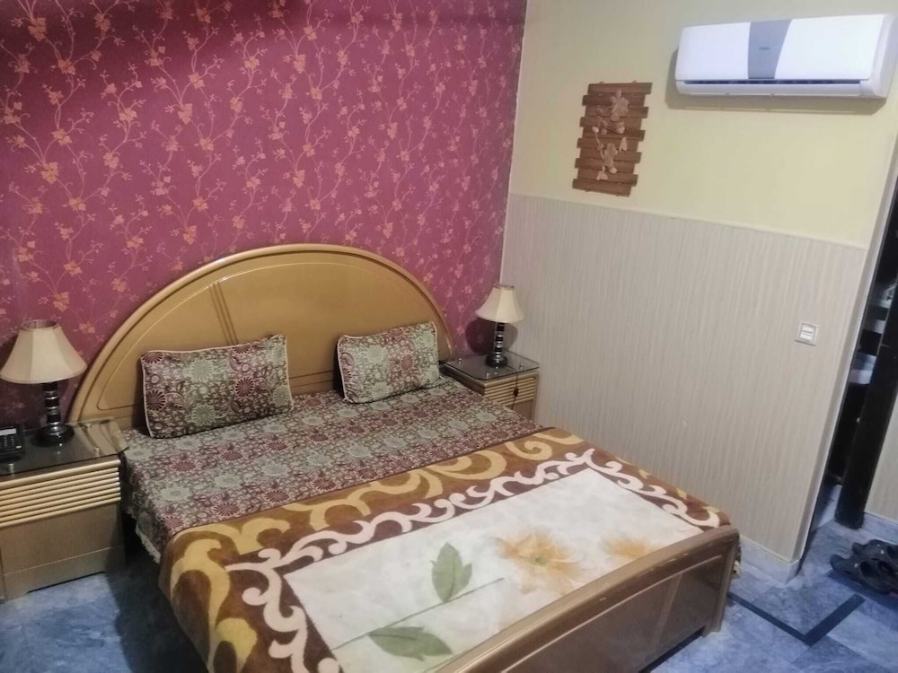 Deluxe Double or Twin Room photo 3