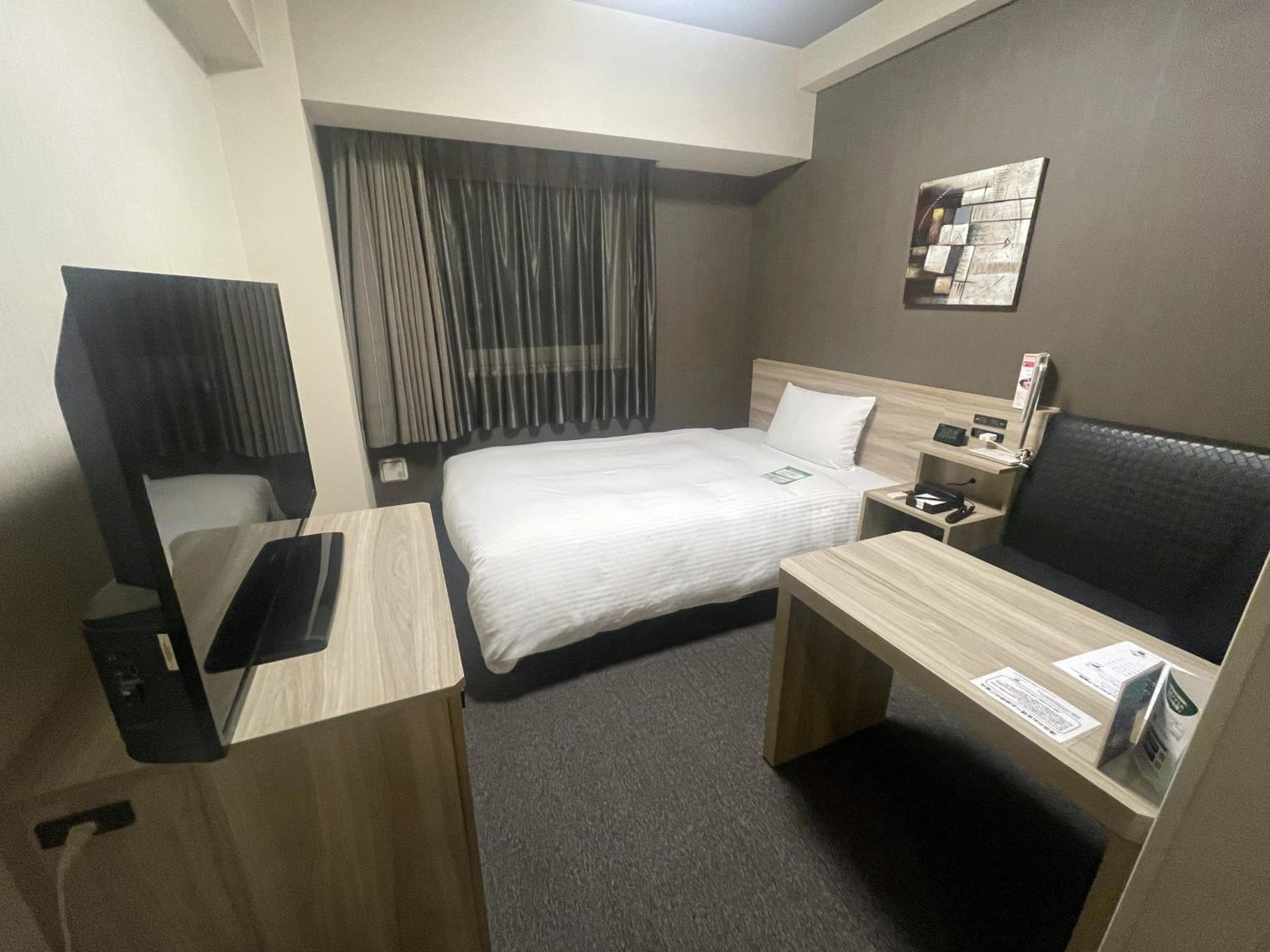 Single Room - Non-Smoking - No Daily Cleaning photo 1