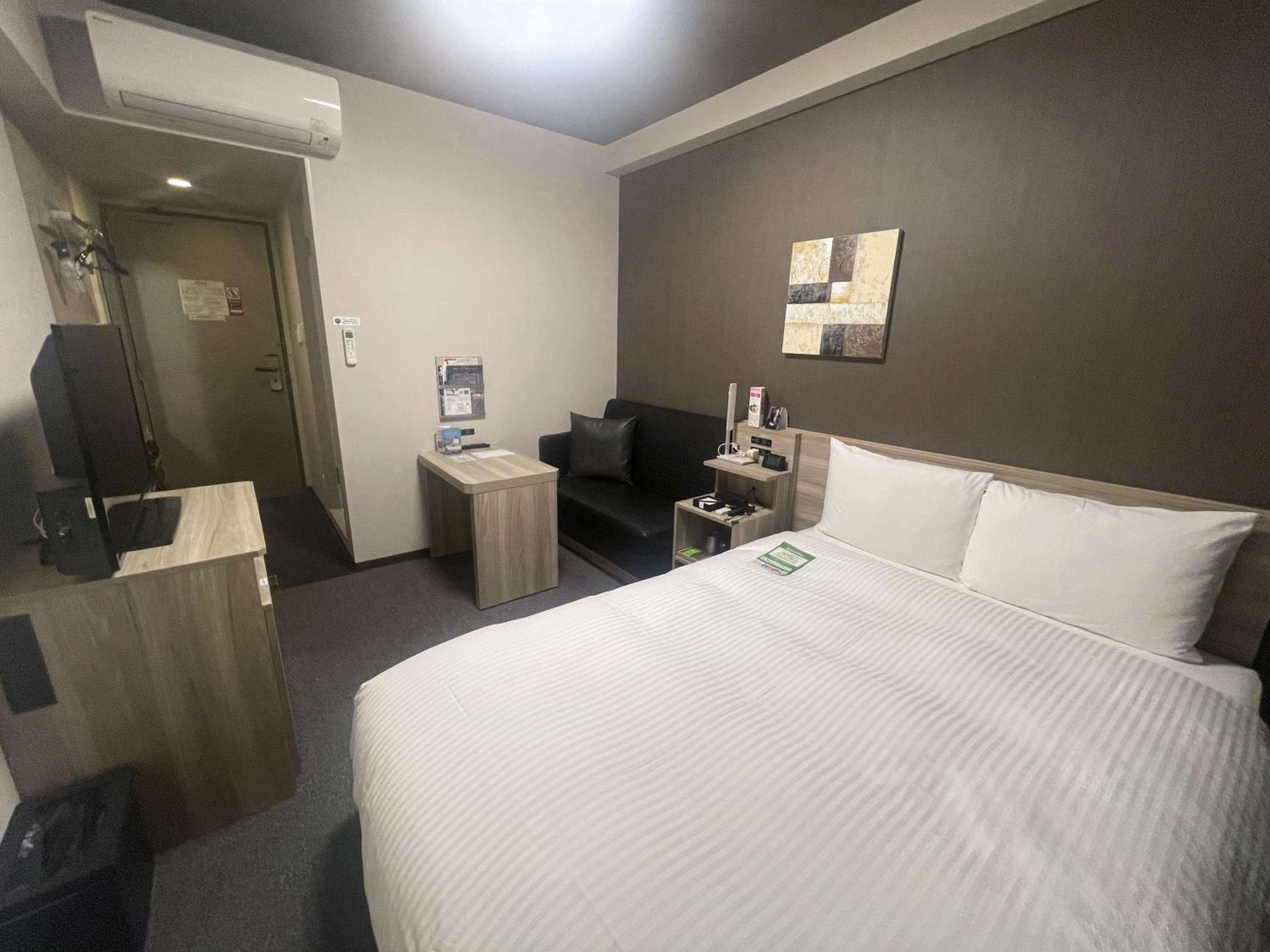 Comfort Double Room with Small Double Bed - Non-Smoking - With Smoking Area on the Floor - Photo 1