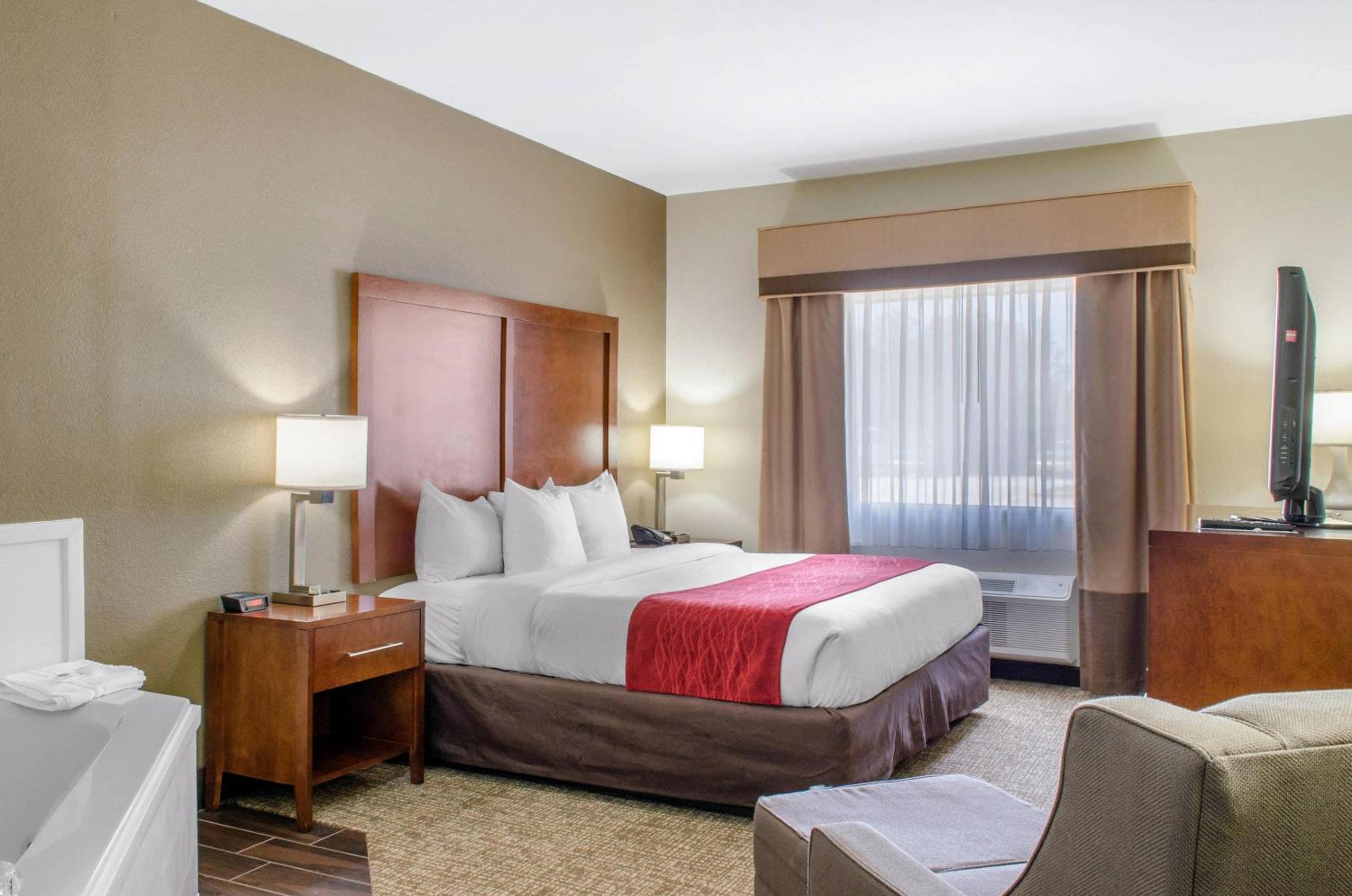 King Suite with Jacuzzi photo 1