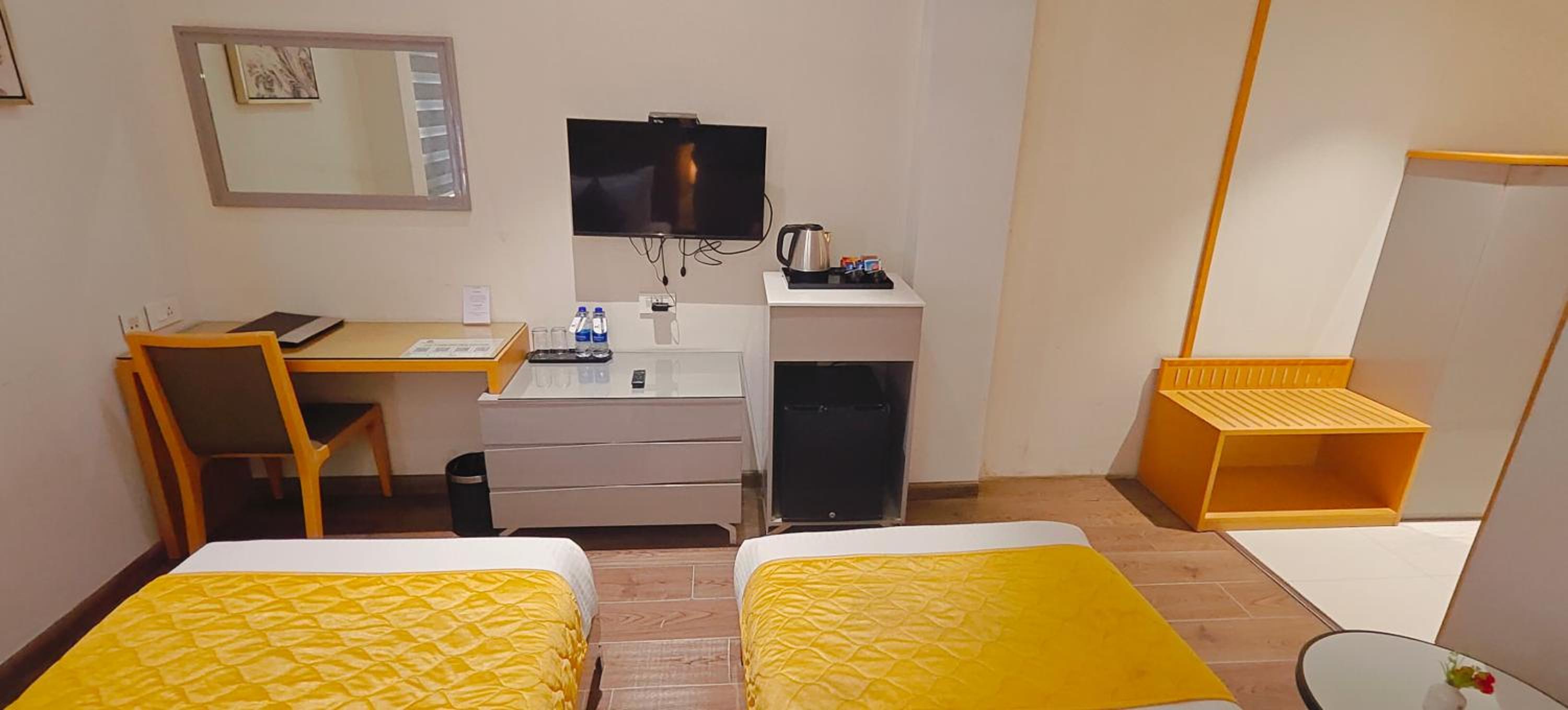 Superior Twin Room - Photo 3