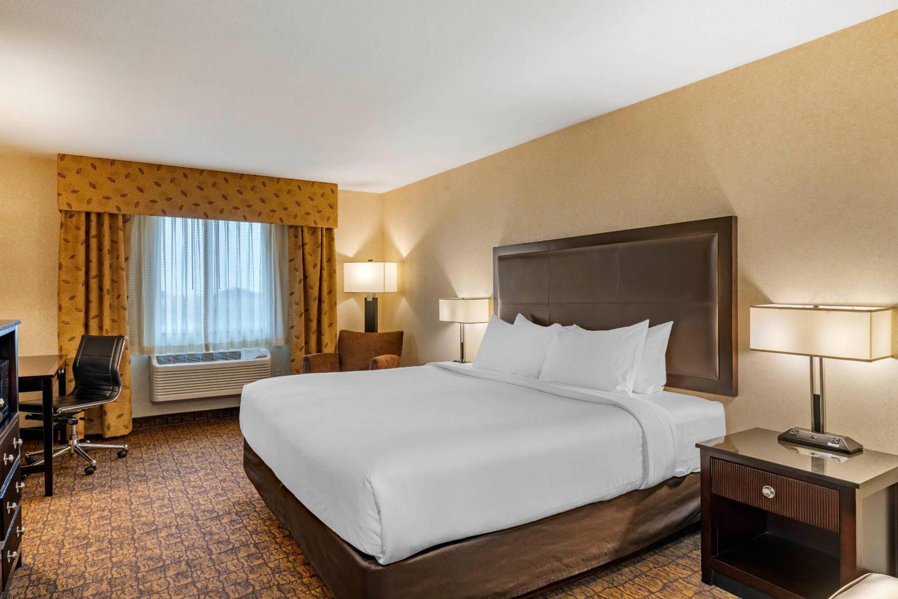 King Room with Tub - Disability Access/Non Smoking