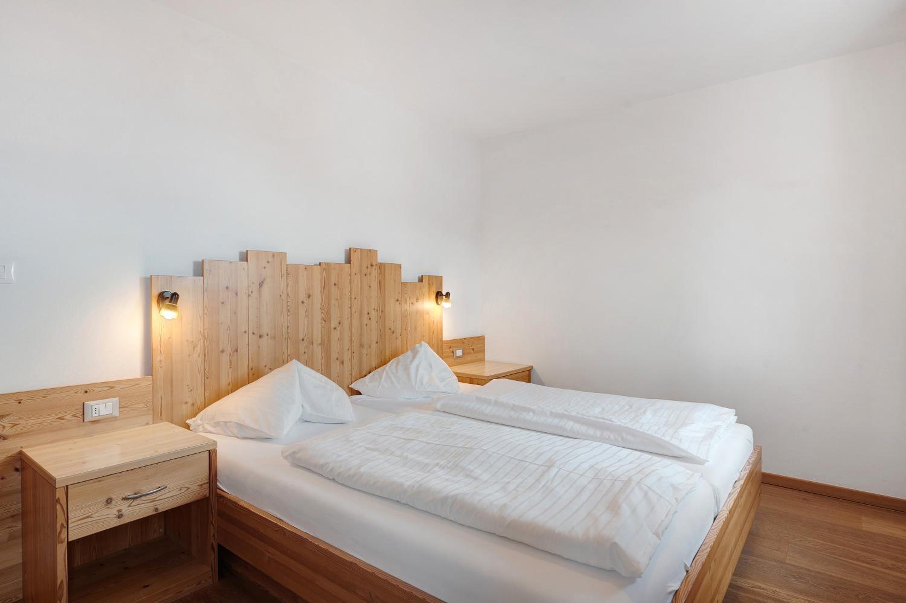 Two-Bedroom Deluxe Apartment with Garden View