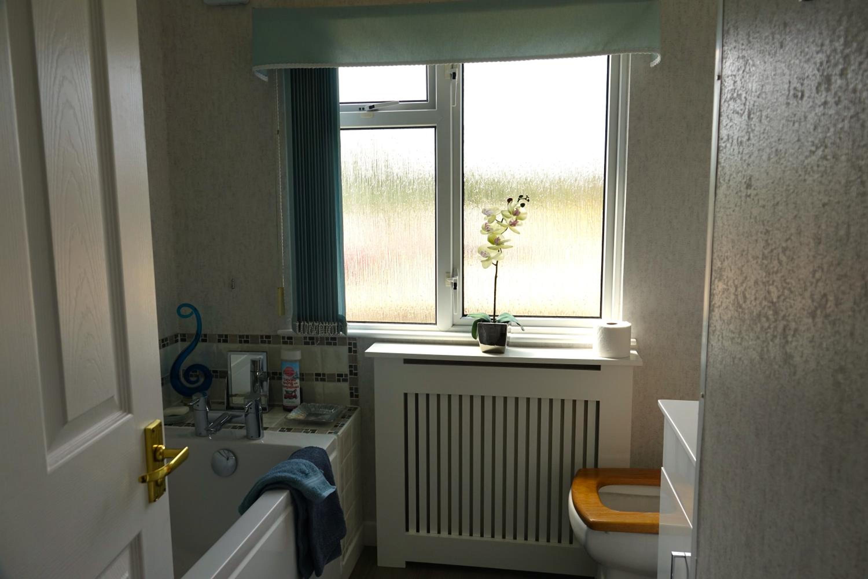 Two-Bedroom House photo 3