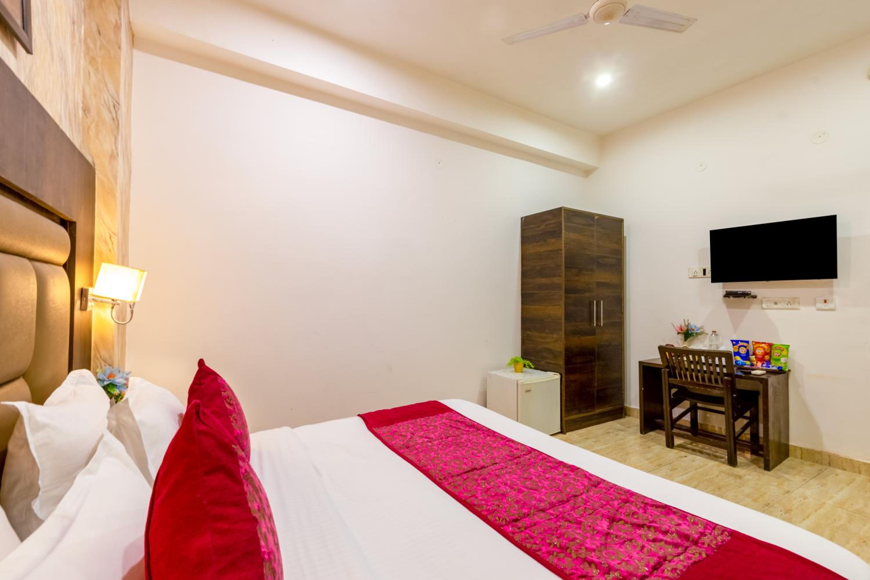 Deluxe Double Room photo 3