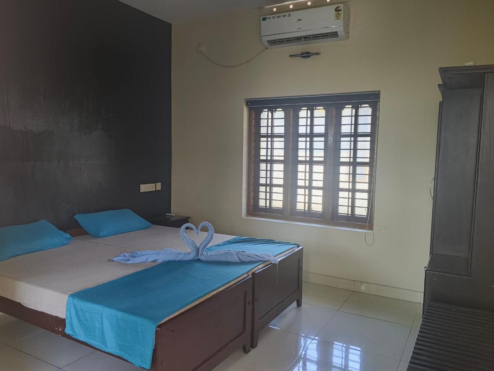 Deluxe Twin Room photo 3