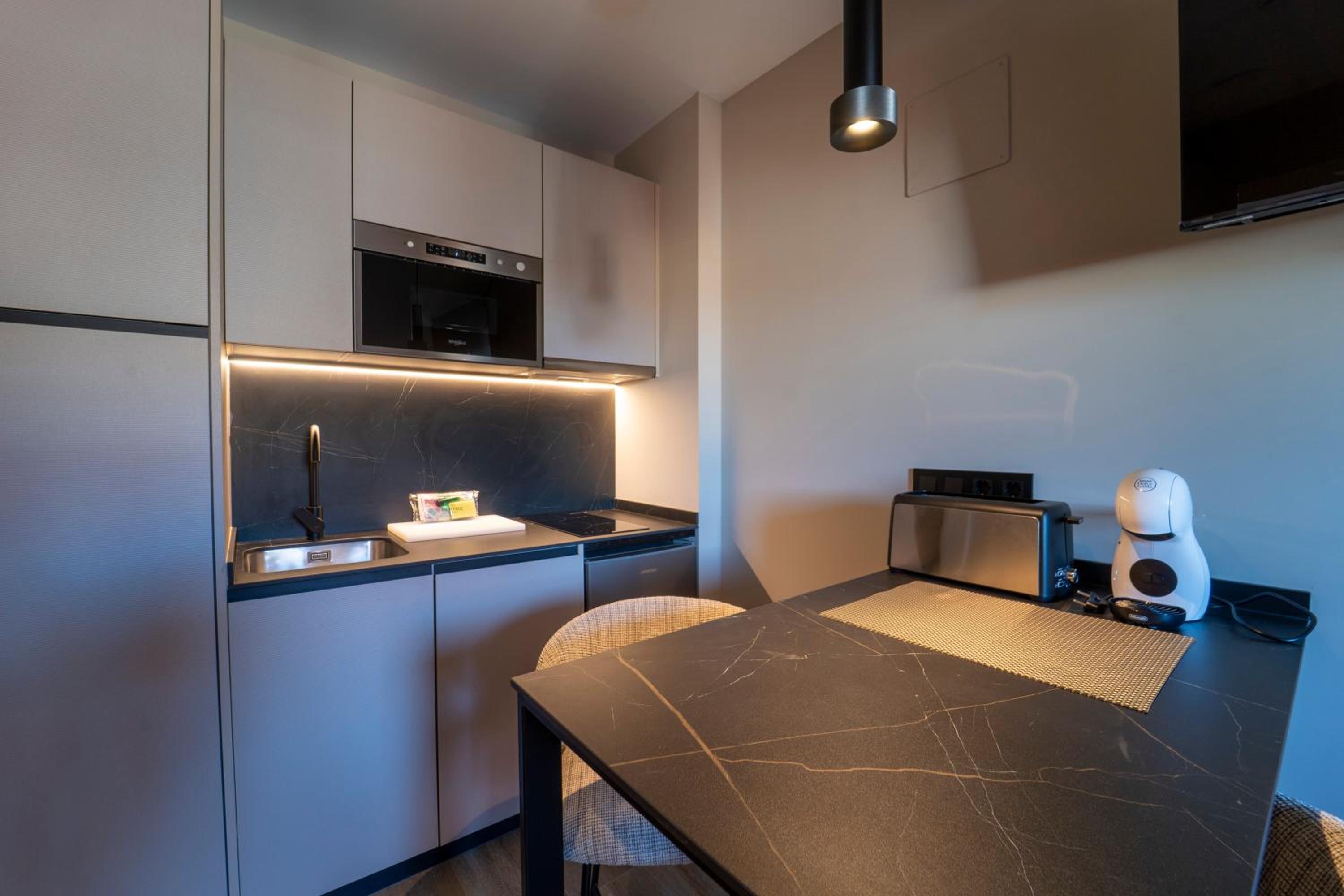 Superior Two-Bedroom Deluxe Apartment