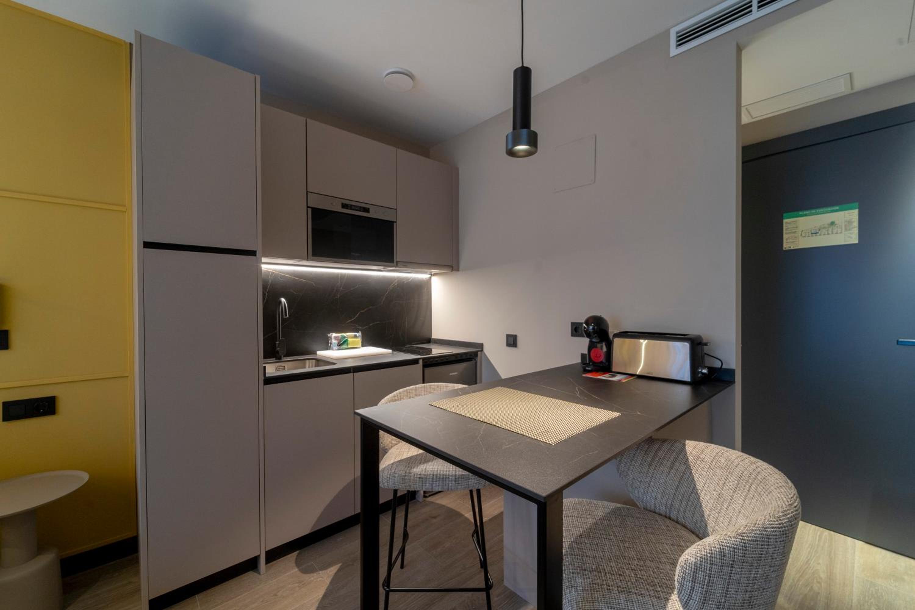 Connecting Two-Bedroom Deluxe Apartment