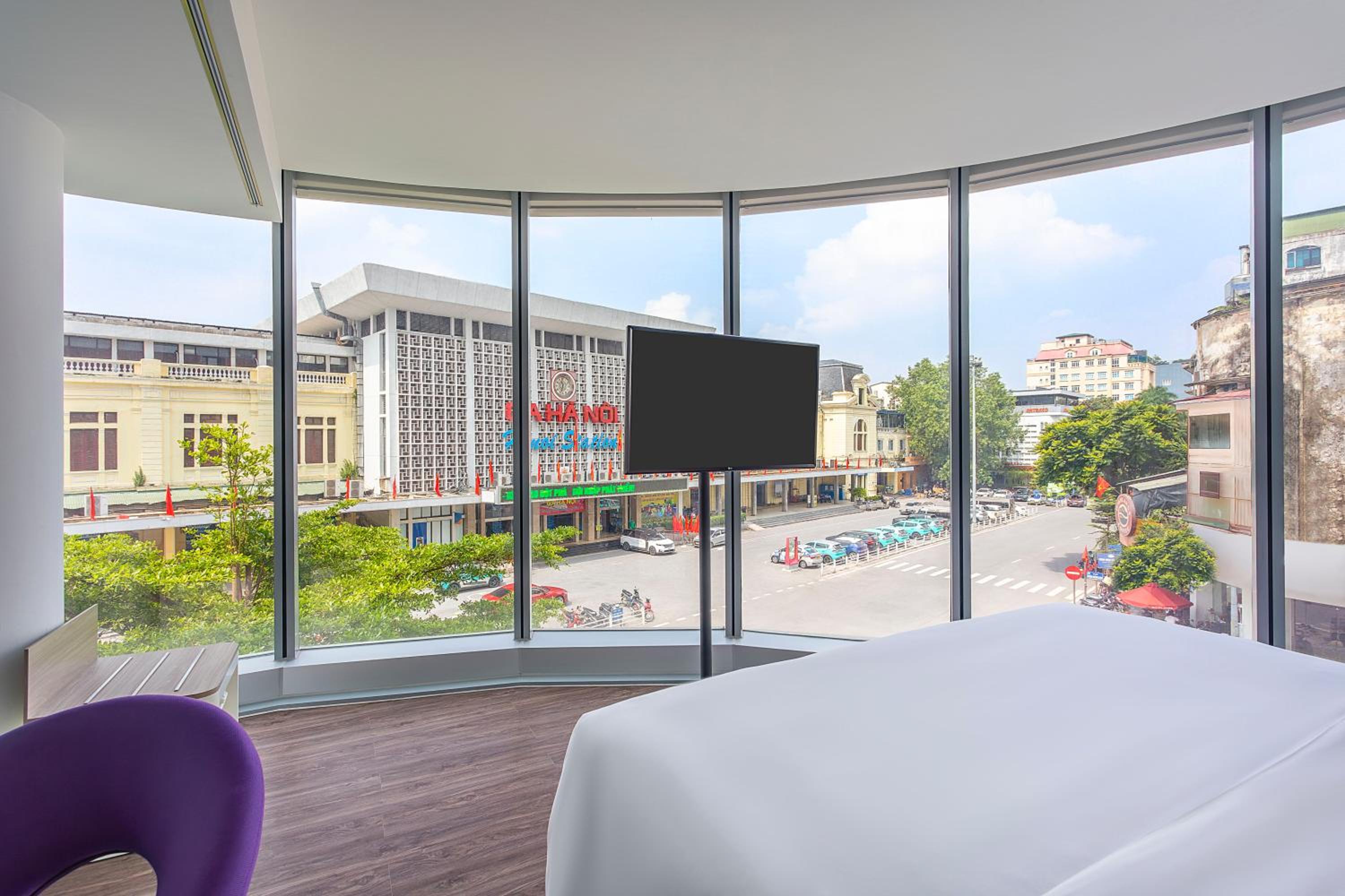 Corner King Room