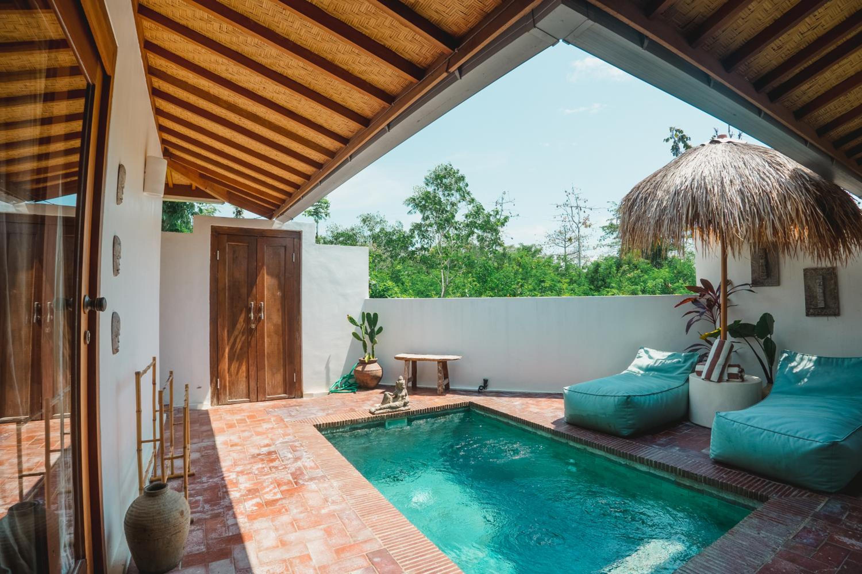 Villa with Private Pool - Photo 21