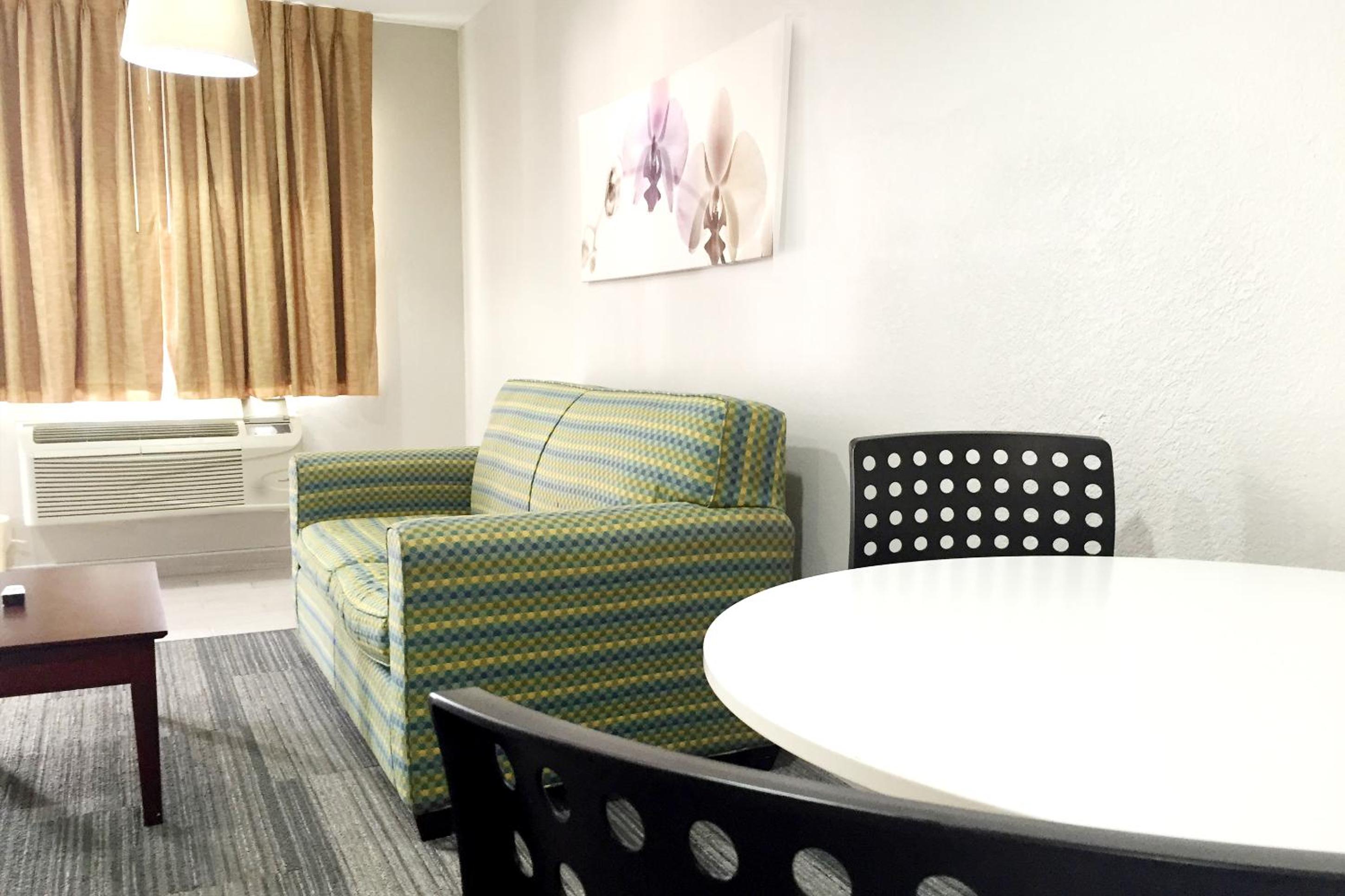 One King Bed Suite with Sofa Bed Non Smoking photo 3