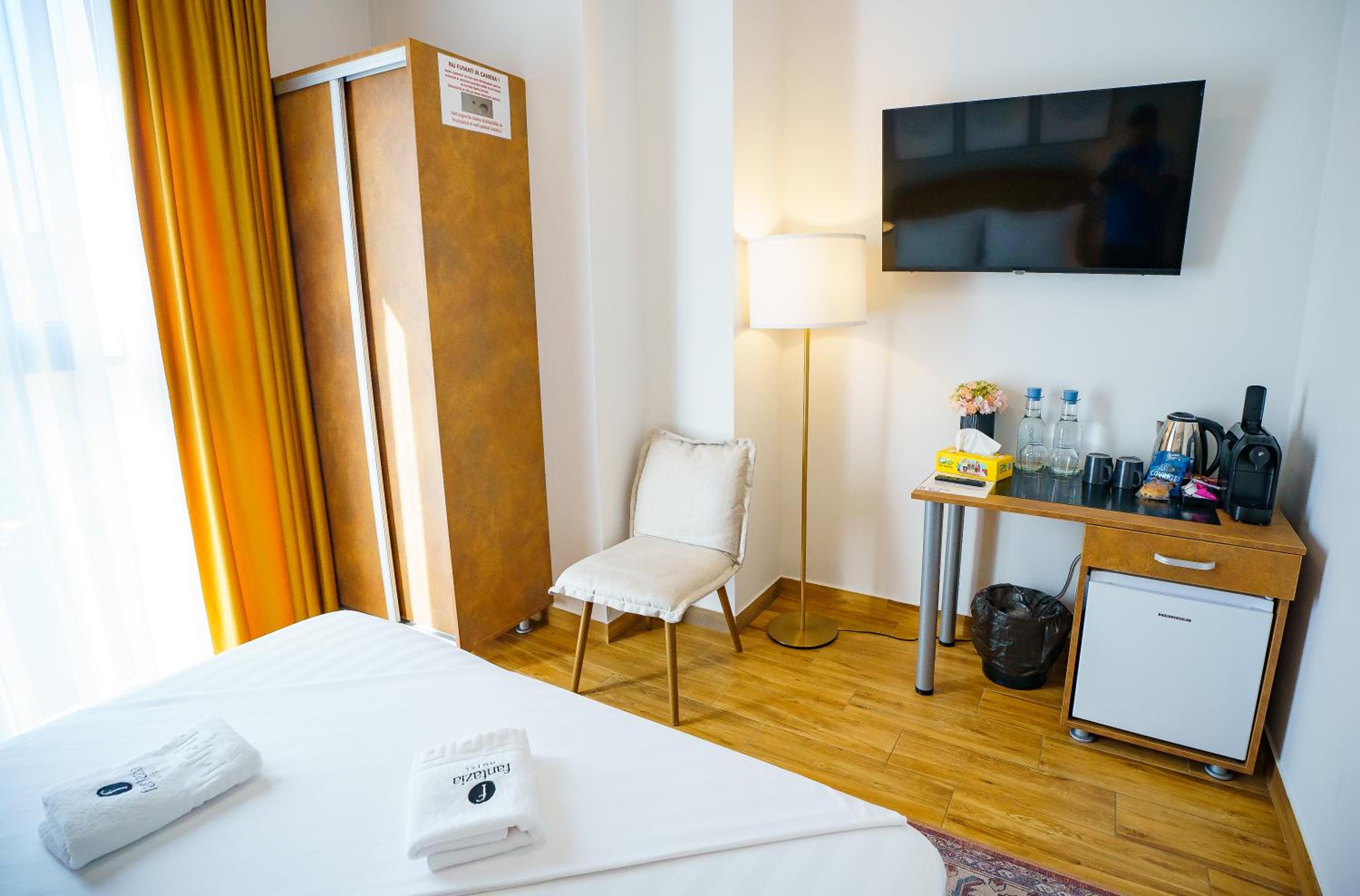 Double Room with Spa Bath photo 3