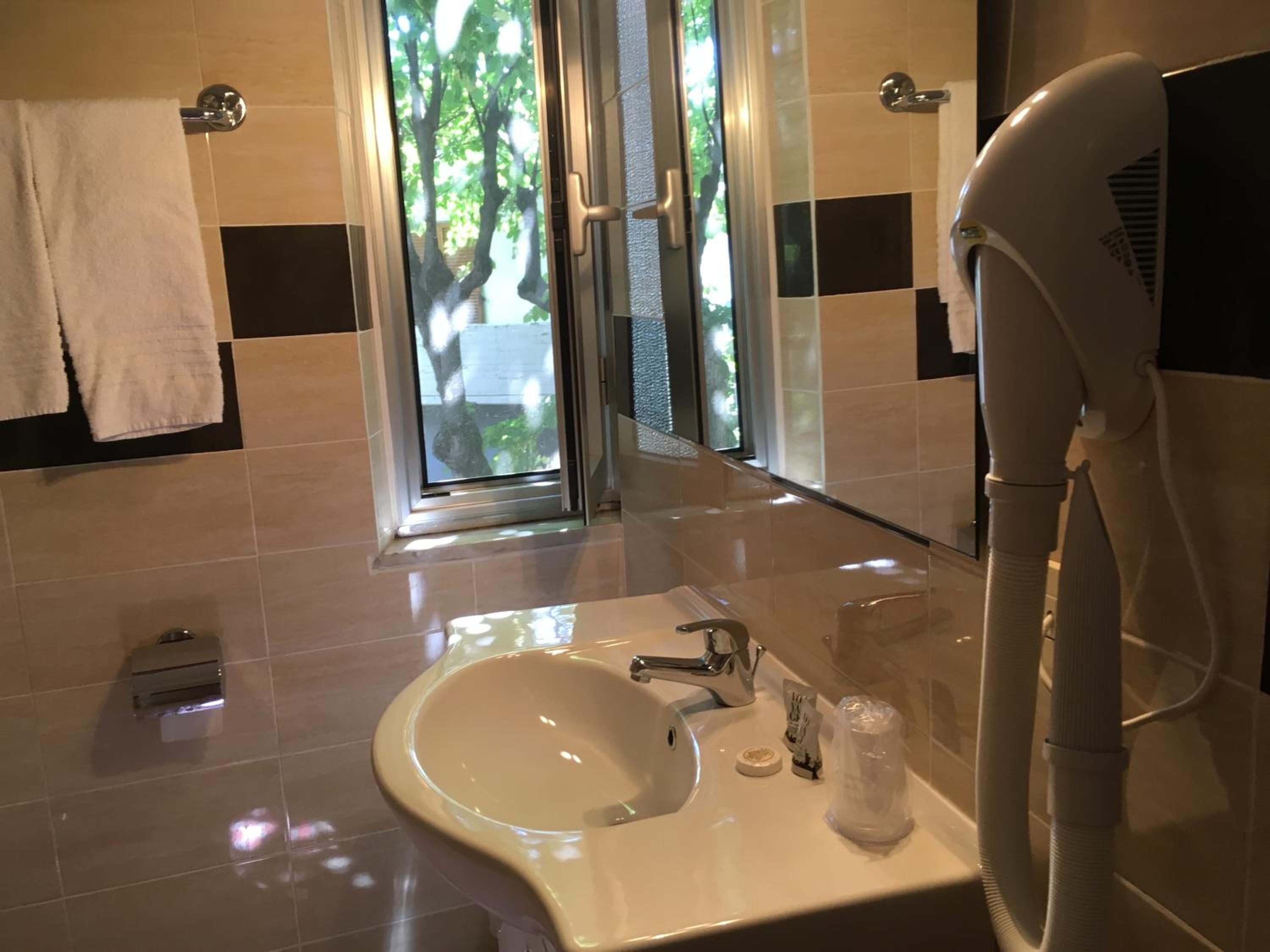 Triple Room - Photo 2