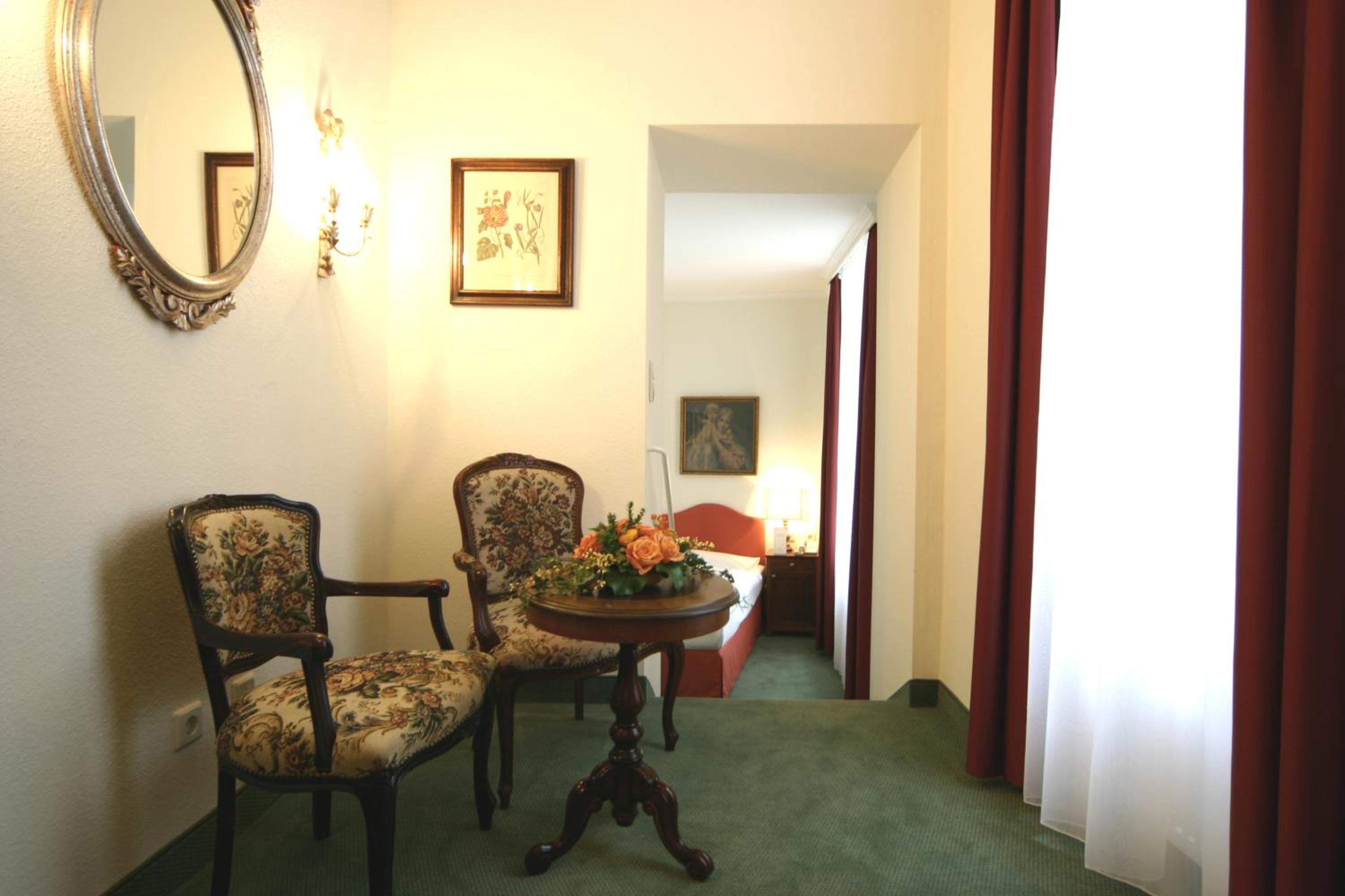Single Room photo 3