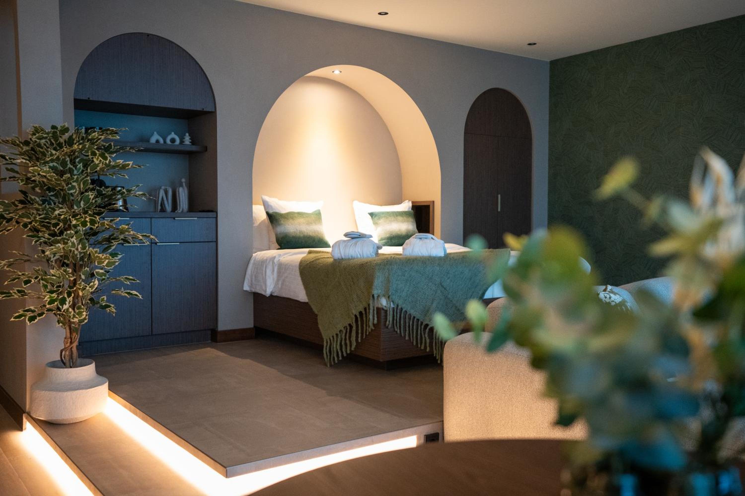 King Suite with Spa Bath photo 1