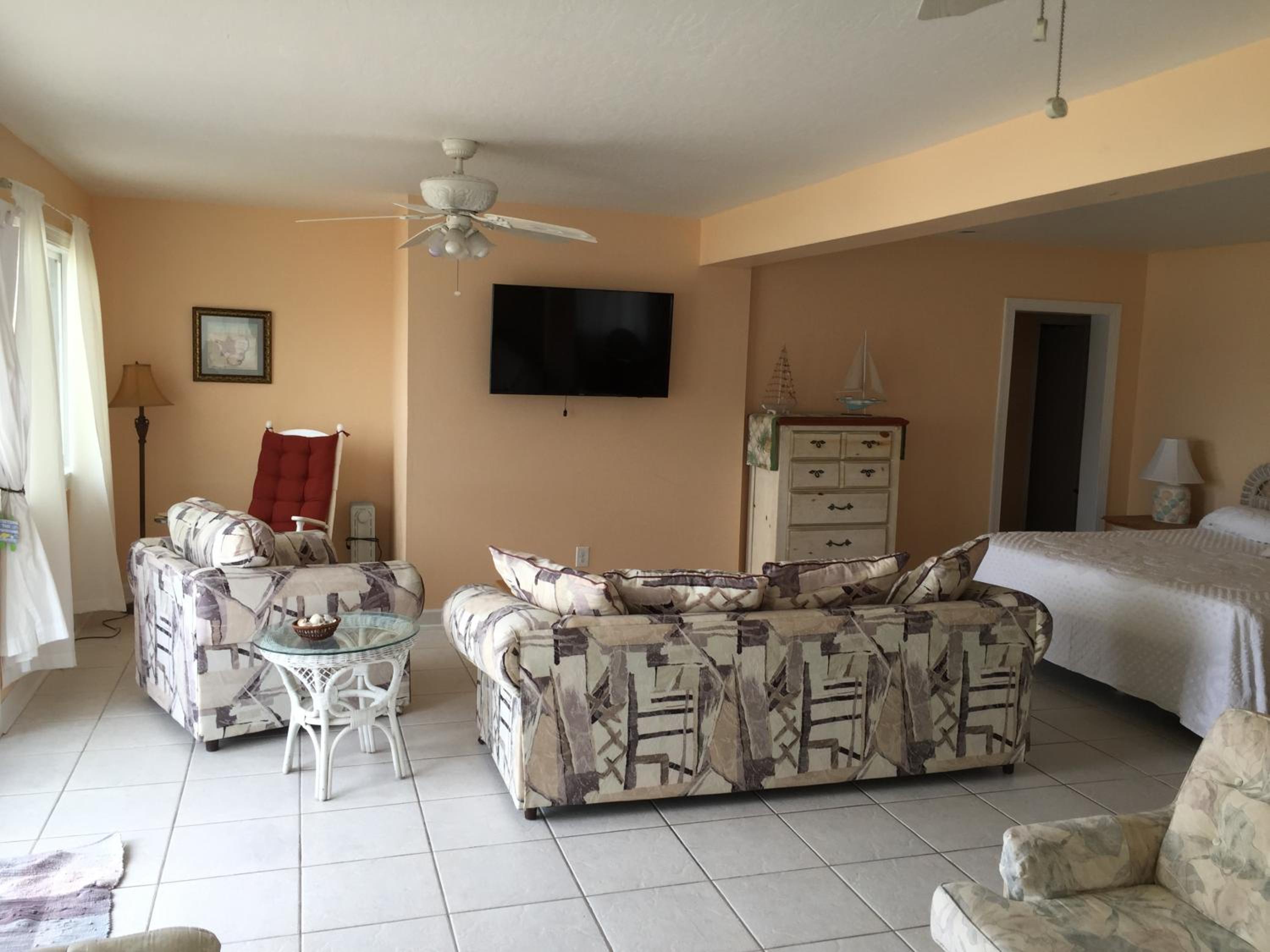 Oceanfront King Suite photo 1