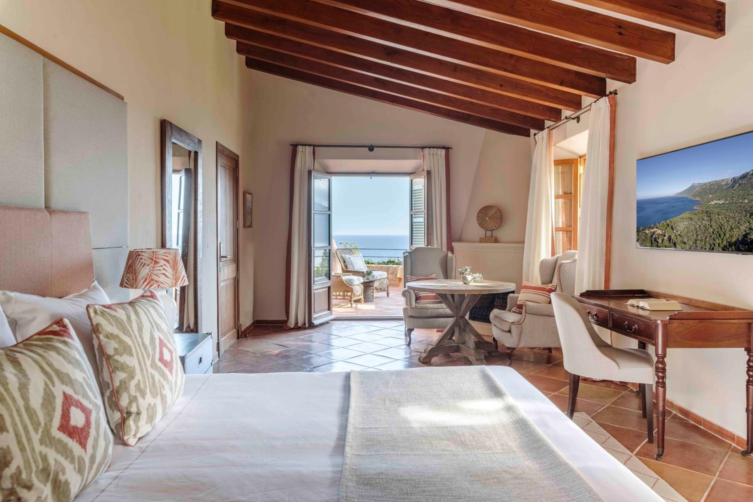Villa with Sea View photo 2