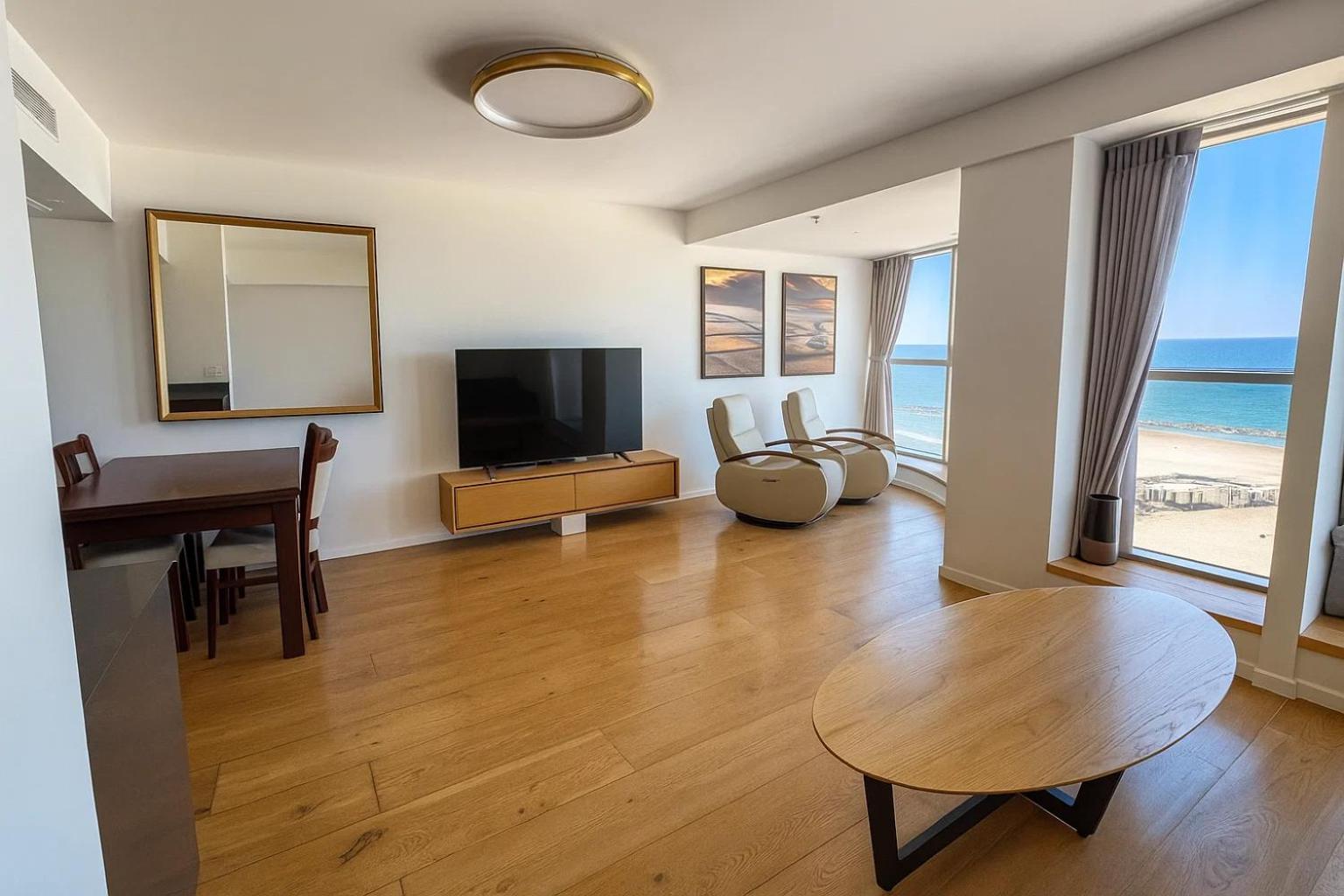 Apartment with Sea View - Photo 3