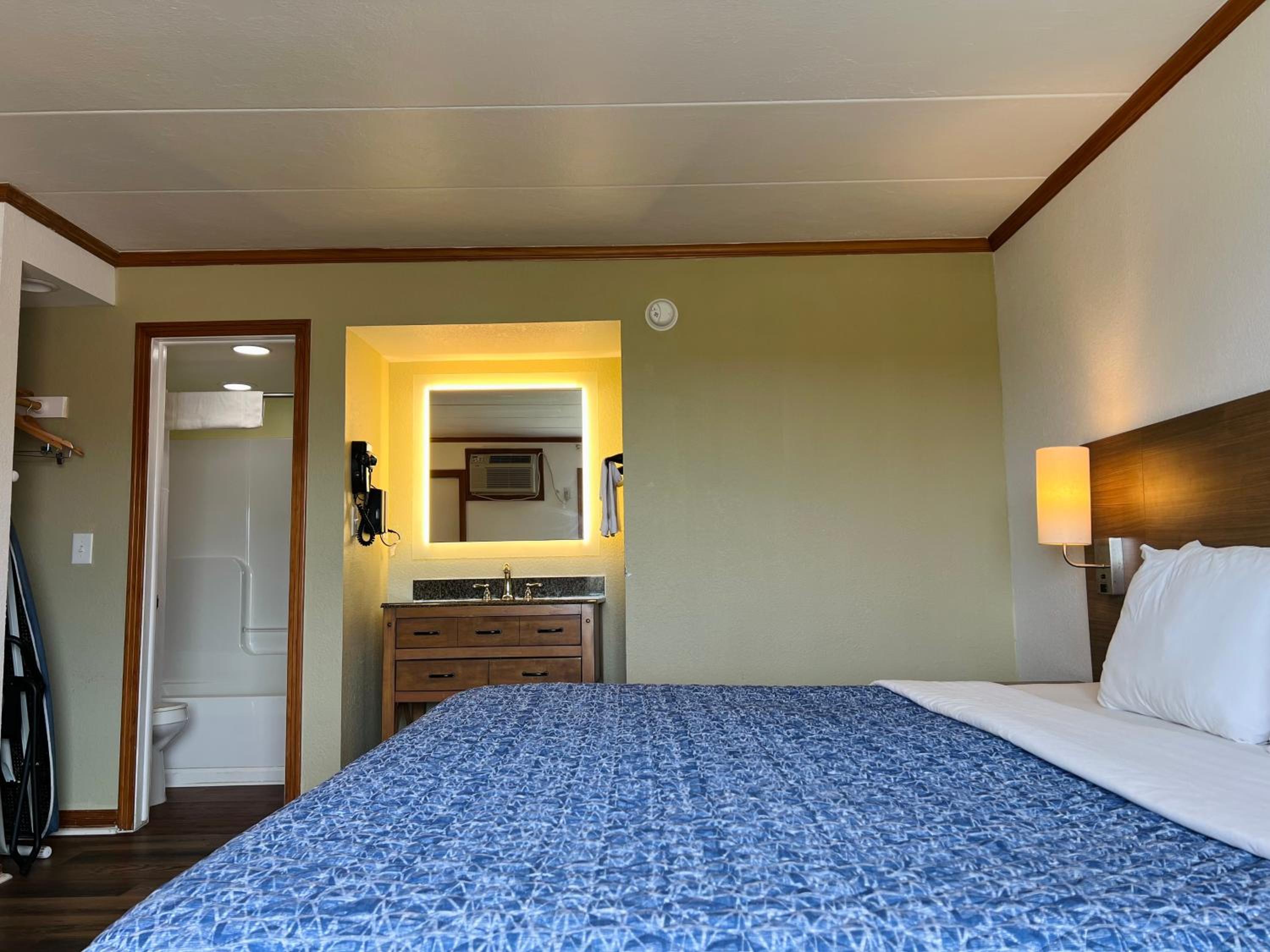 King Room with Ocean View - Non-Smoking - Photo 1