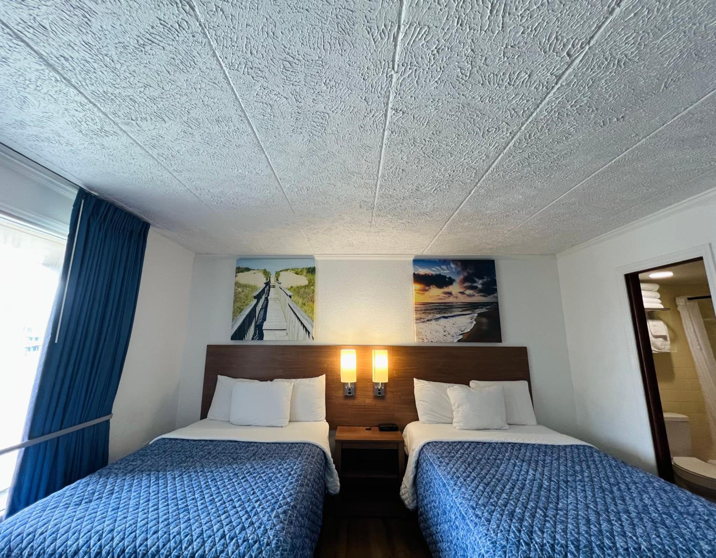 Double Room with Two Double Beds and Street View - Non-Smoking - Photo 1