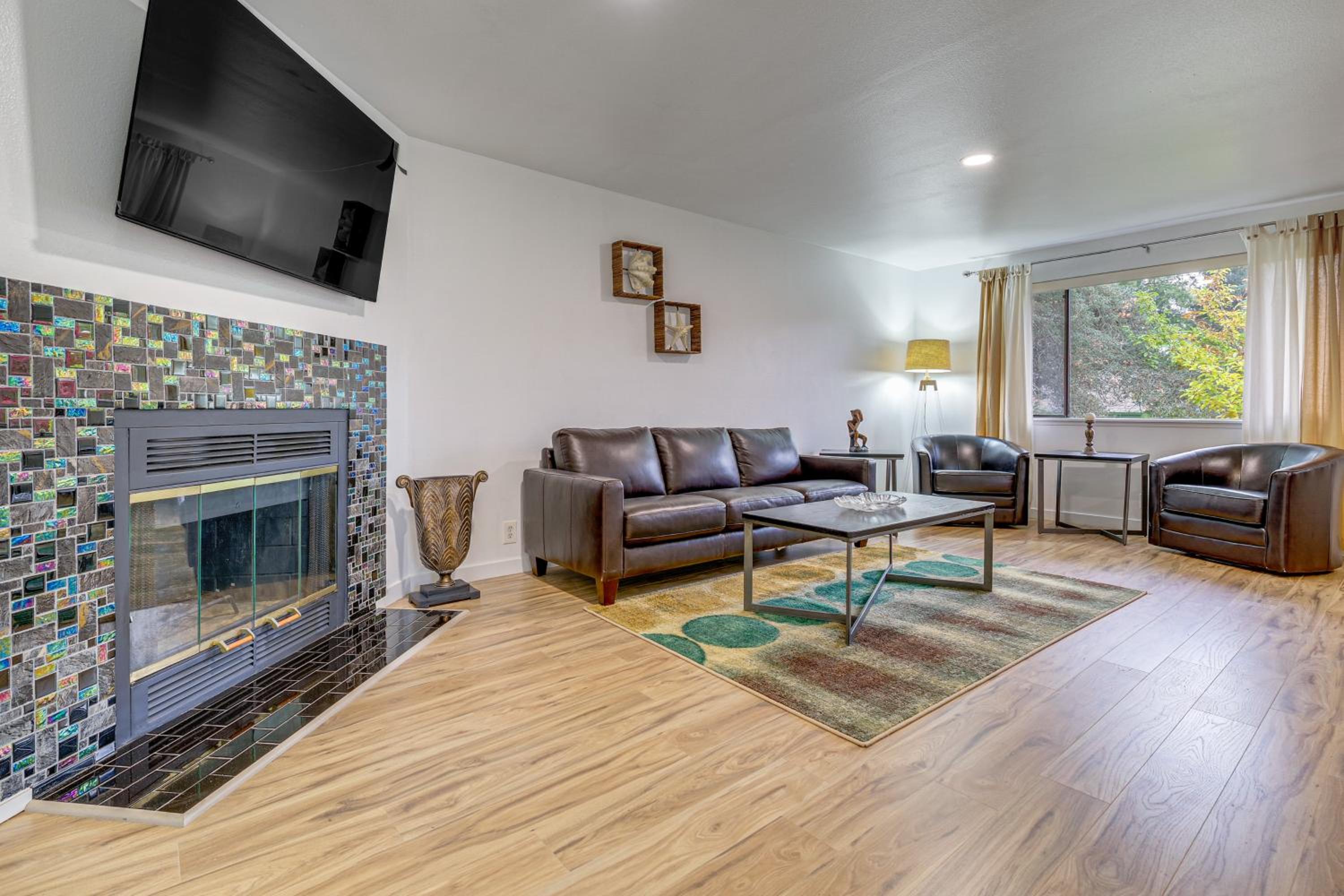 Apartment photo 1