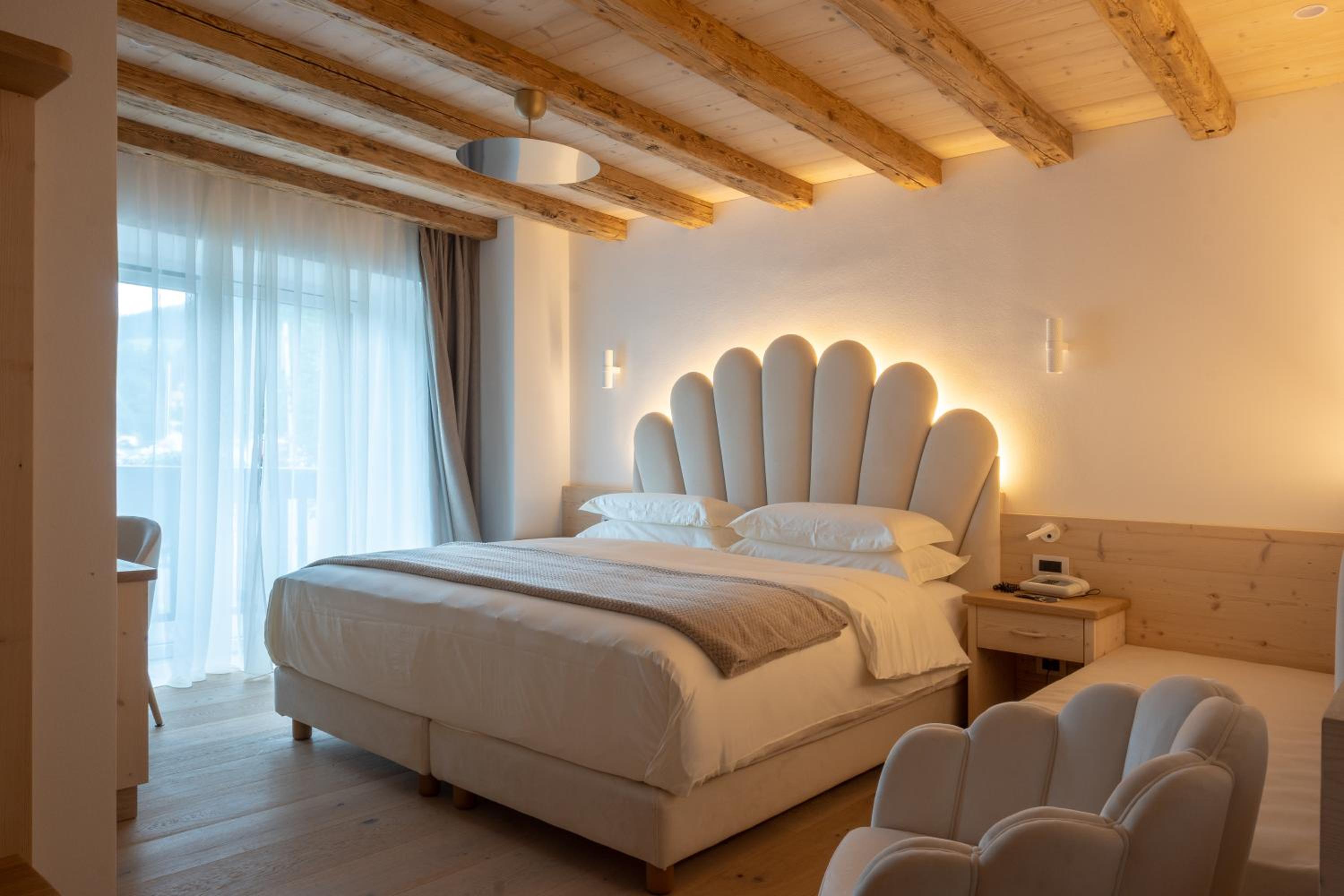 Deluxe King Room photo 1