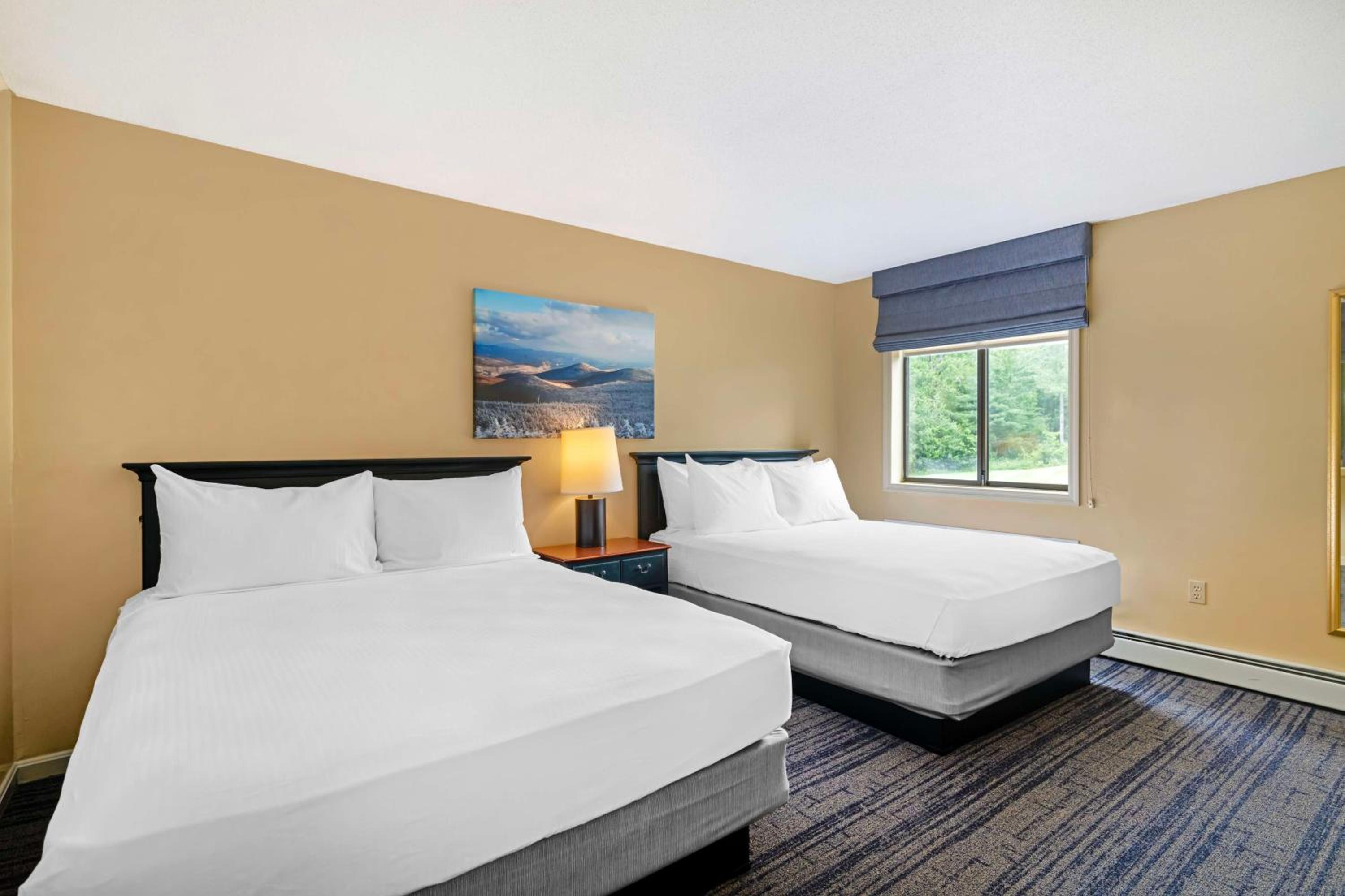 Queen Suite with Two Queen Beds and Sofa Bed - Second Floor - Photo 8