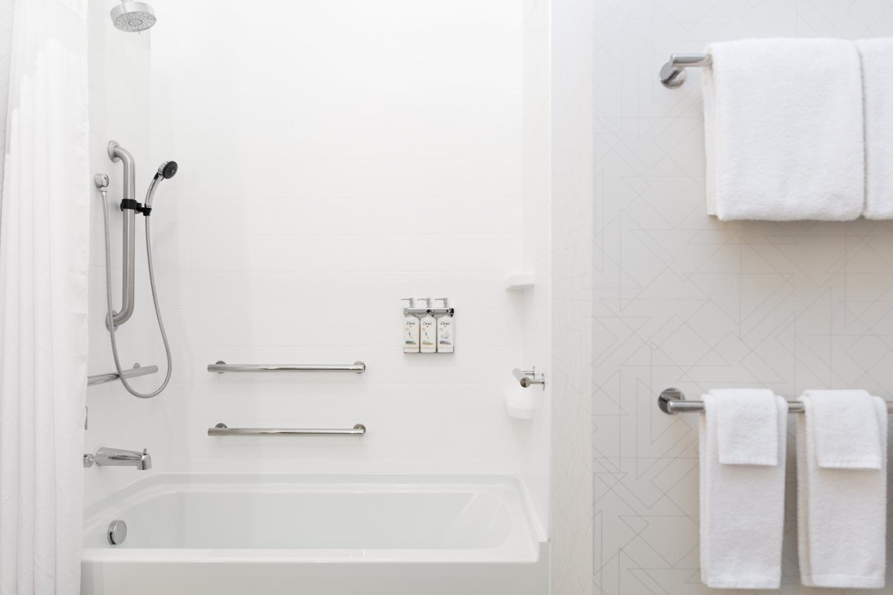 King Room - Mobility Access/Hearing Accessible photo 2