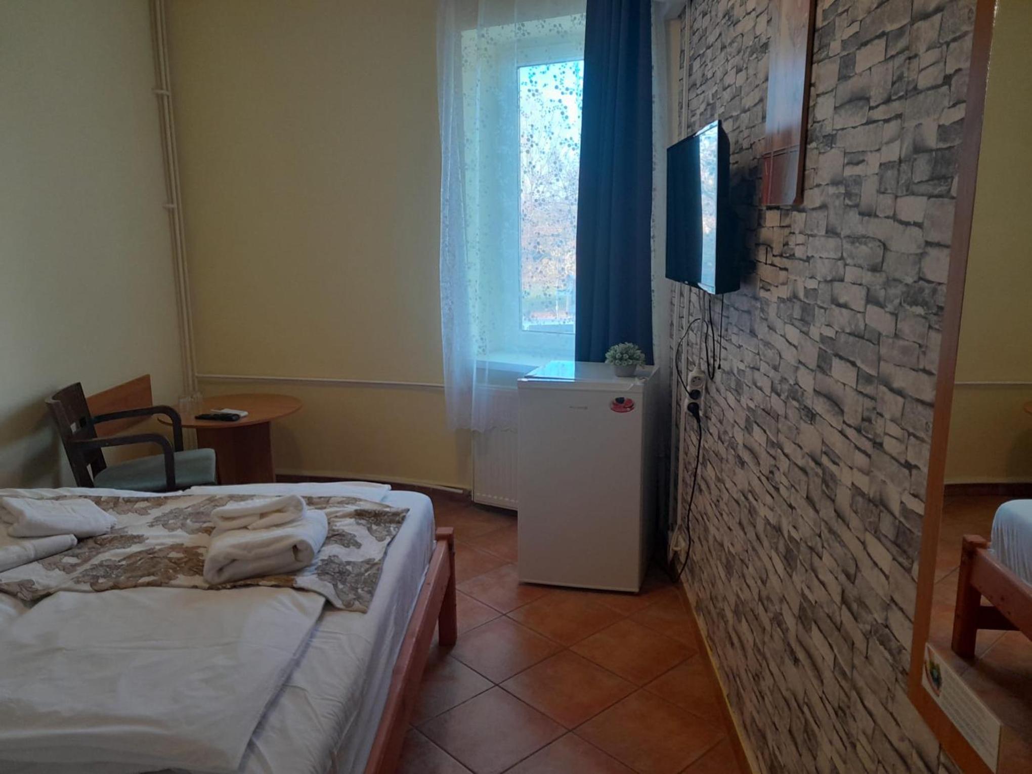 Economy Double Room photo 3