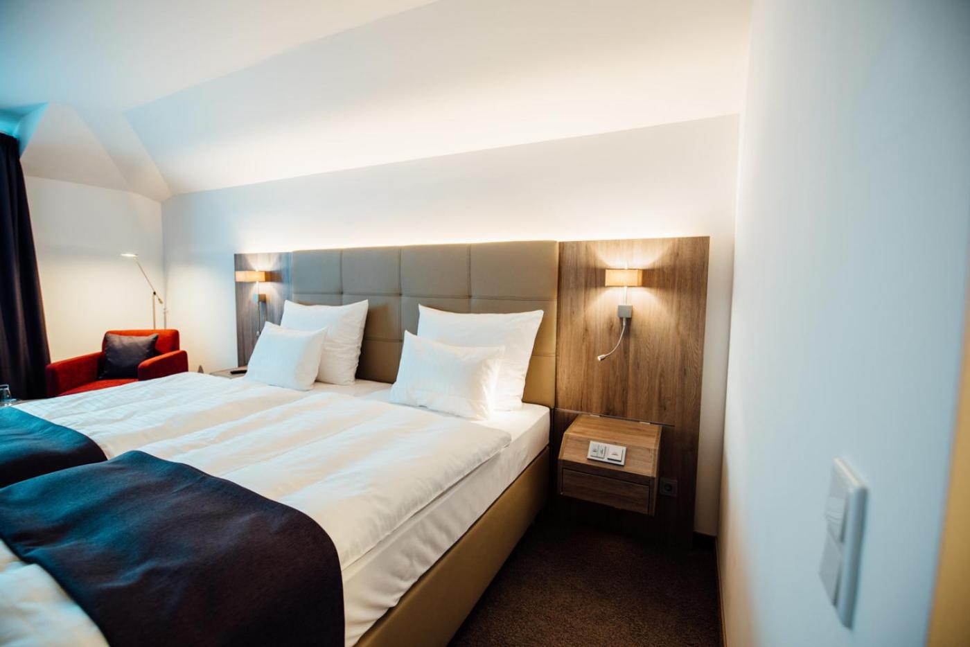 Deluxe Double Room - Photo 11
