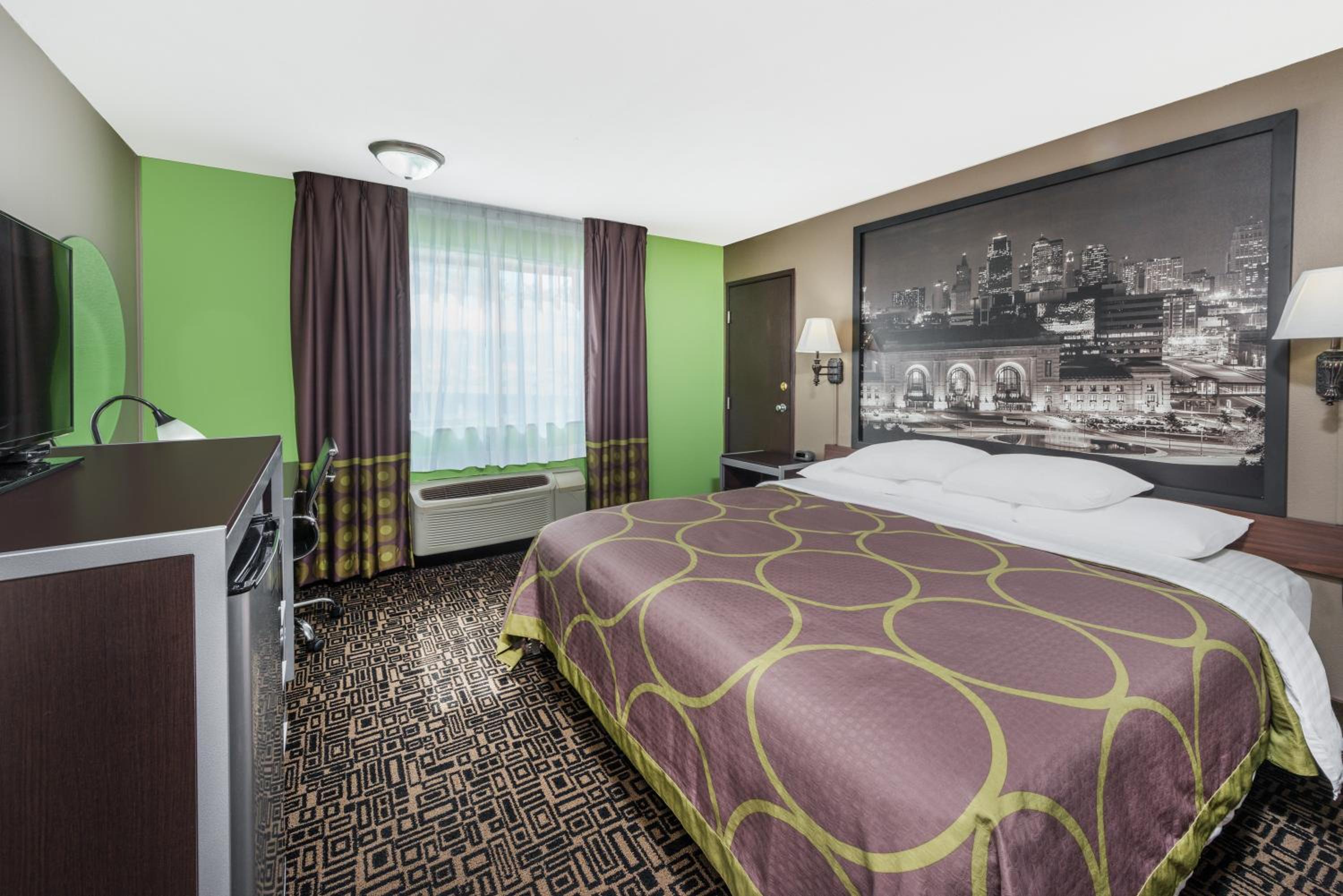 King Room - Non-Smoking - Photo 5