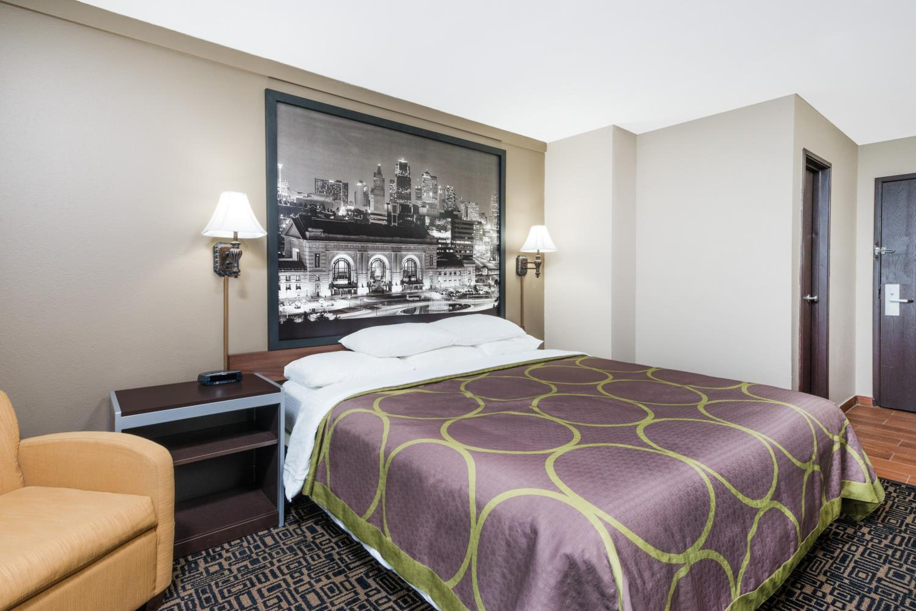 King Room - Non-Smoking - Photo 1