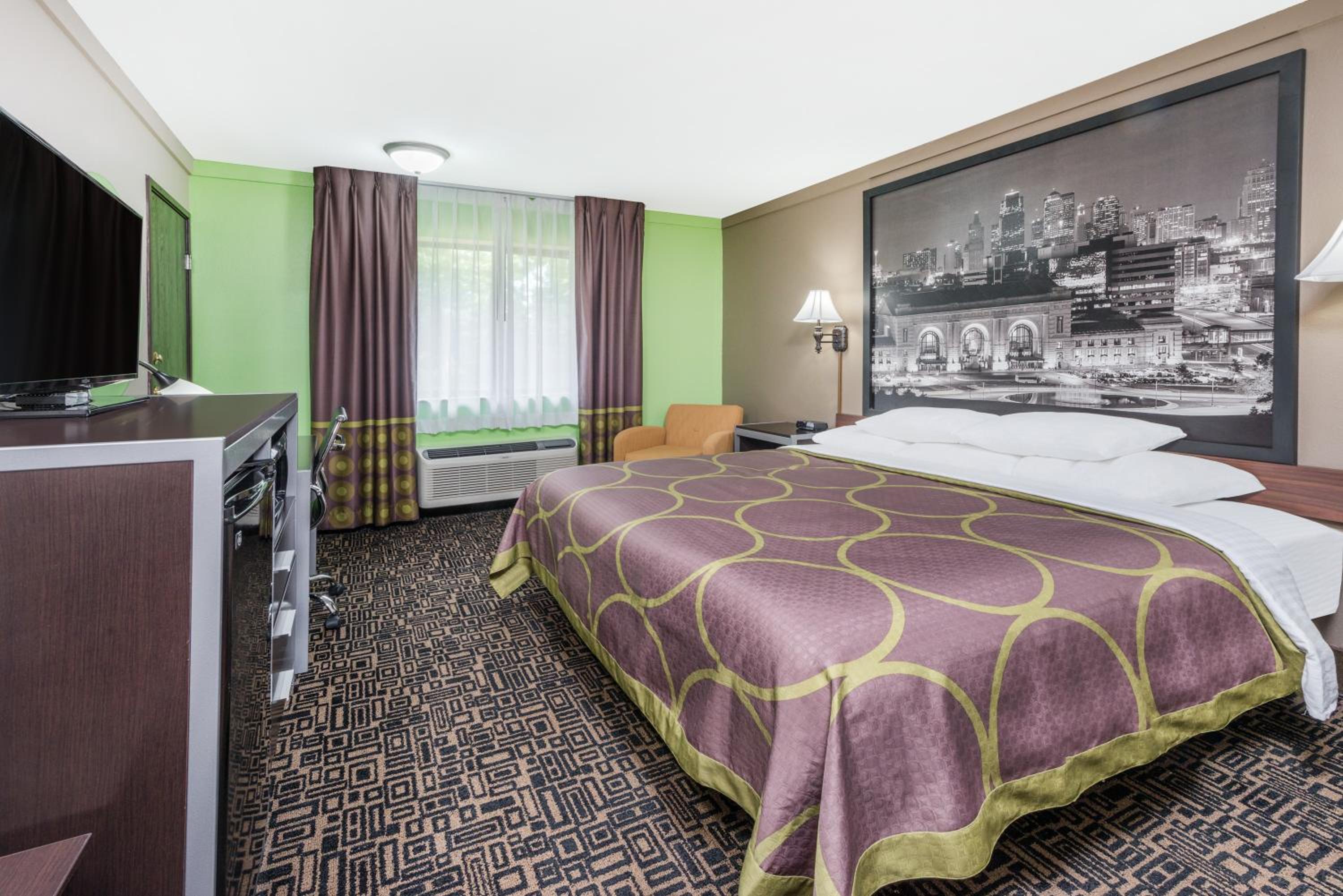 King Room - Non-Smoking - Photo 4