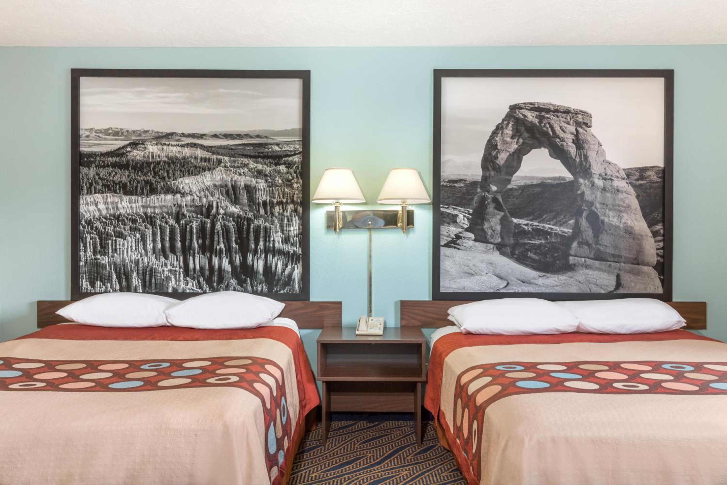 Queen Room with Two Queen Beds - Non-Smoking - Photo 1