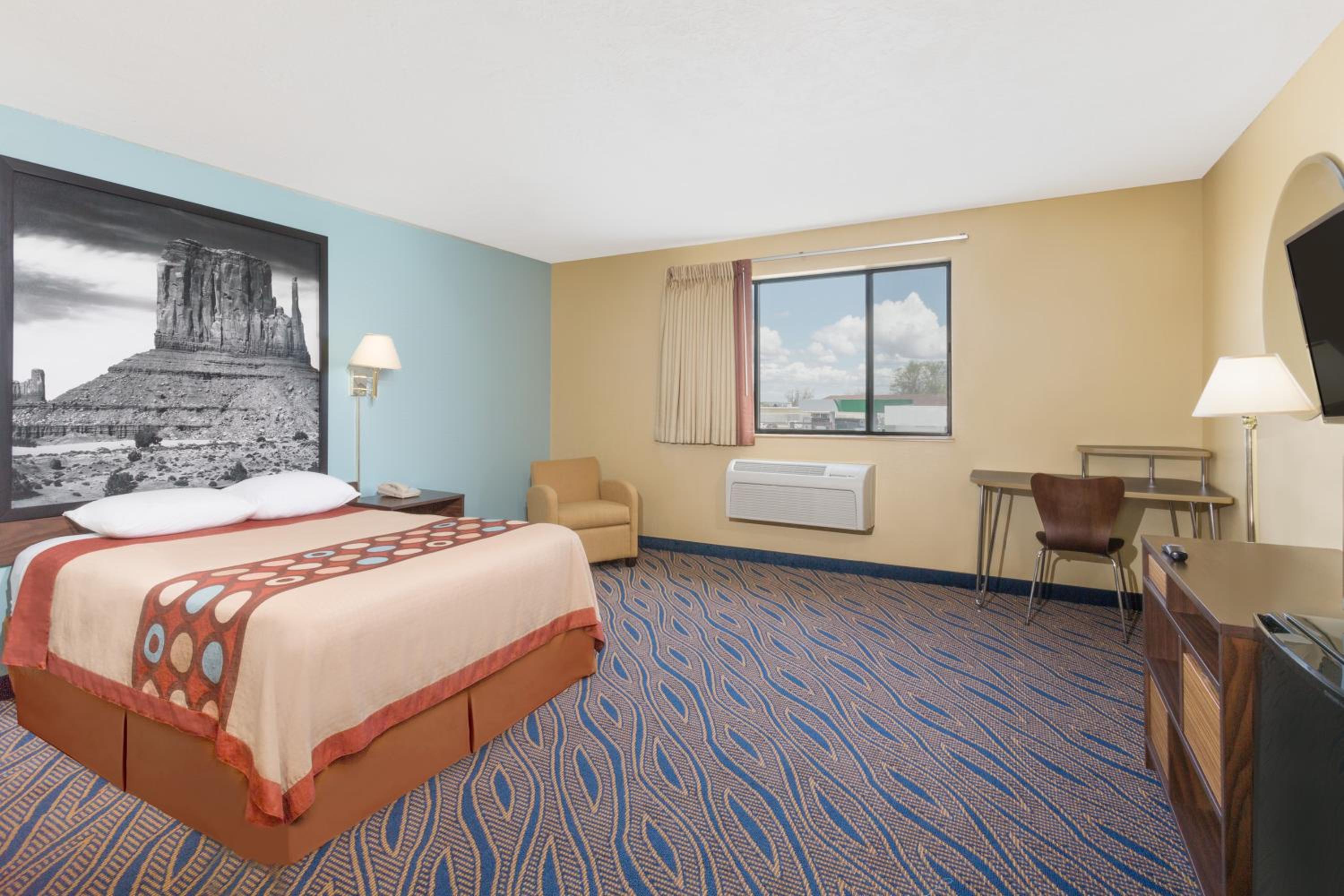 Queen Room - Non-Smoking - Photo 4