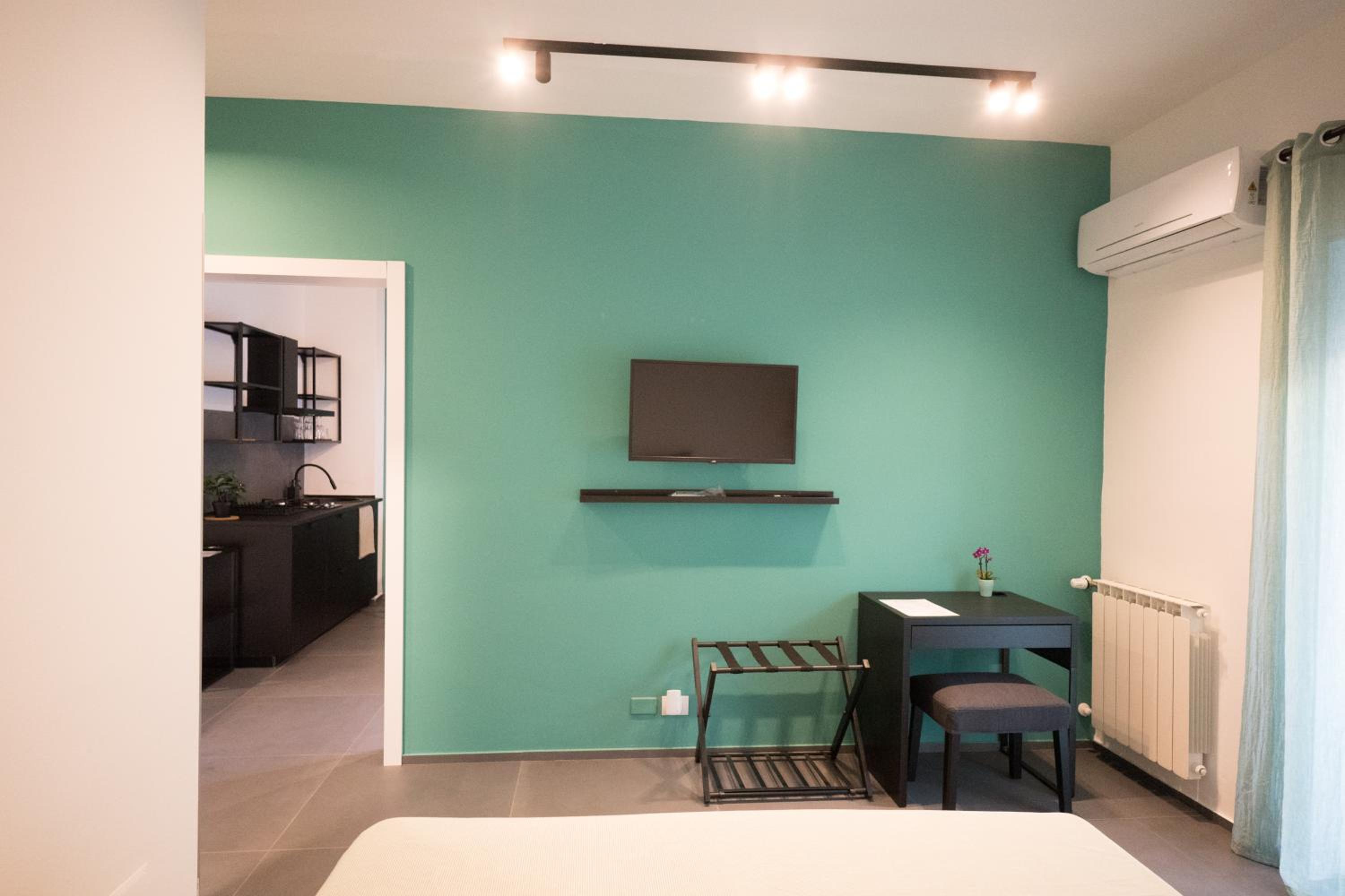 Superior Family Room photo 1