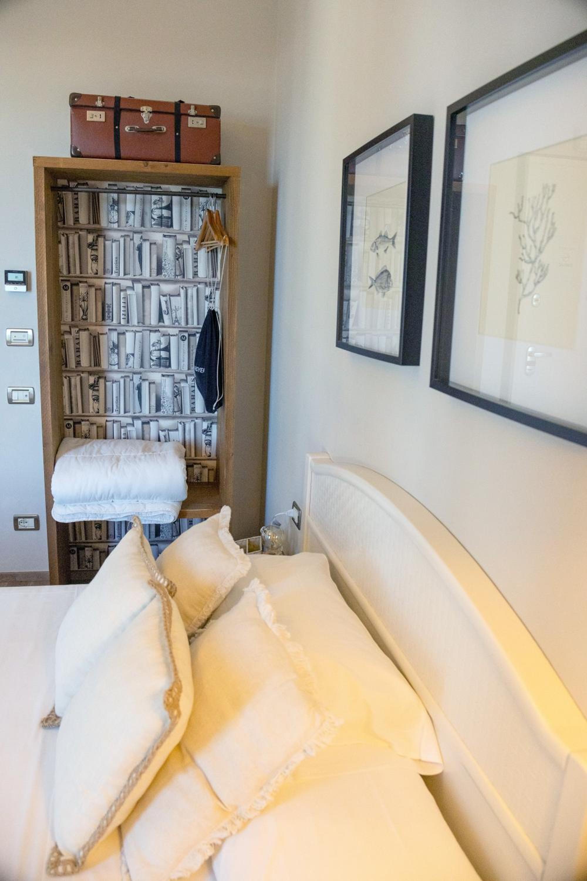 Deluxe Double Room - Photo 10