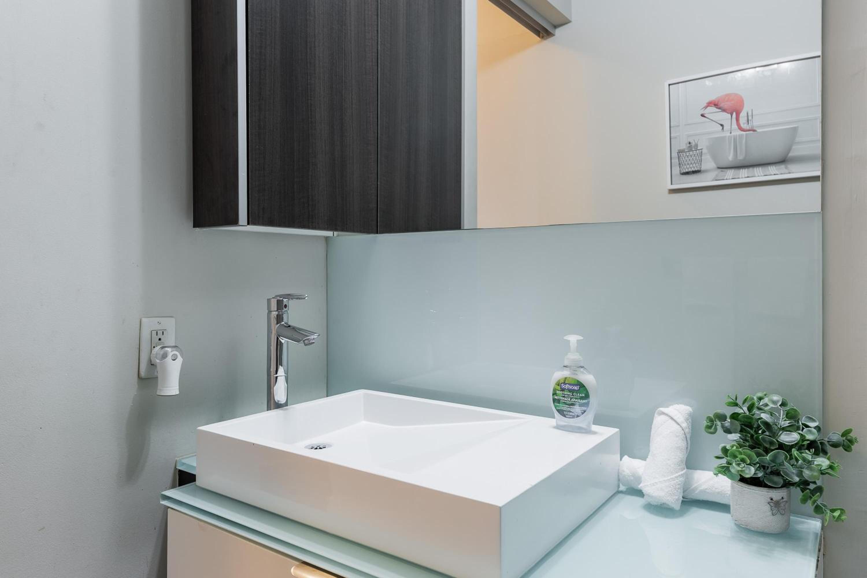 One-Bedroom Premium Apartment thumbnail 5