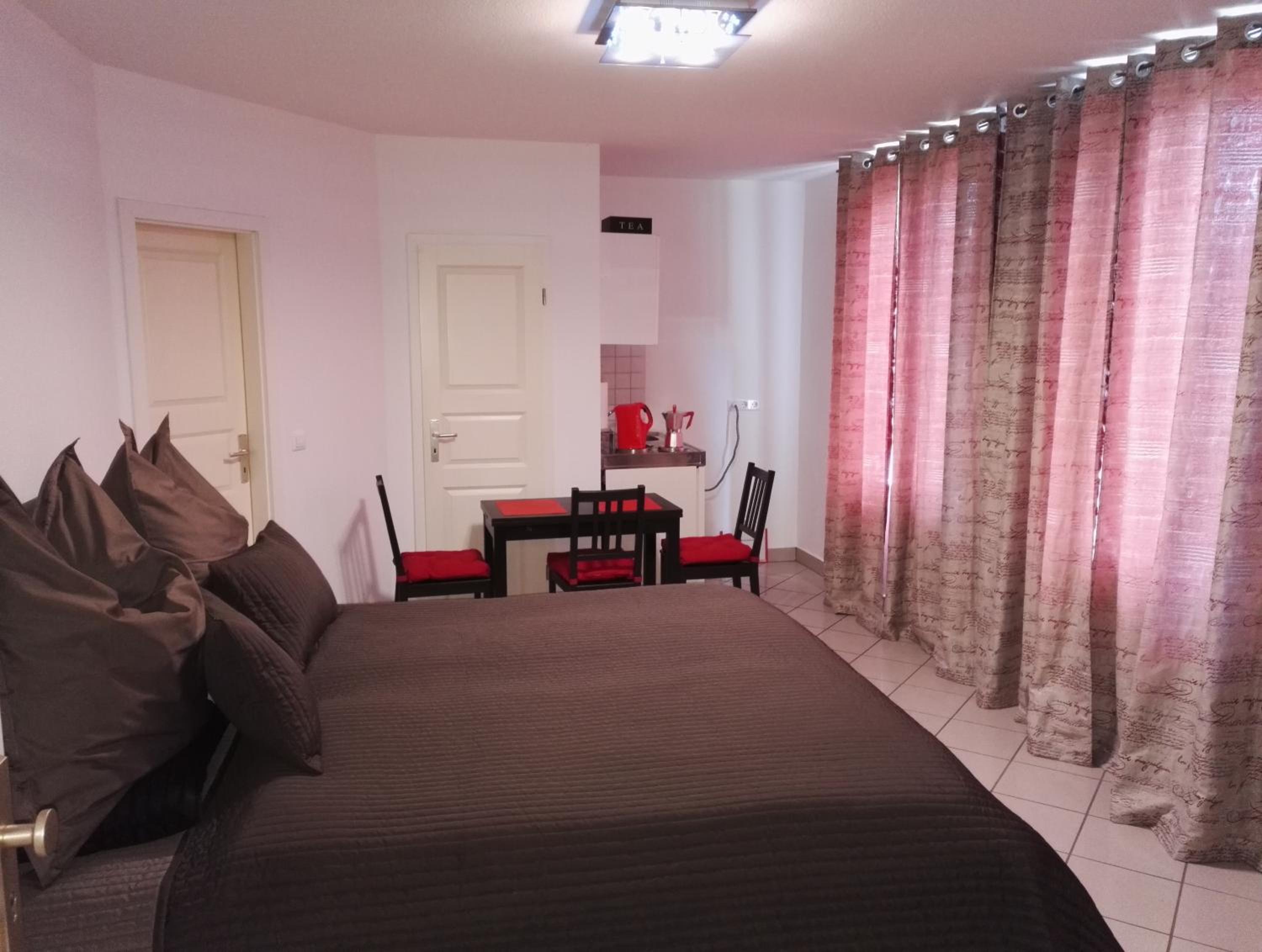 Studio Apartment - Photo 11