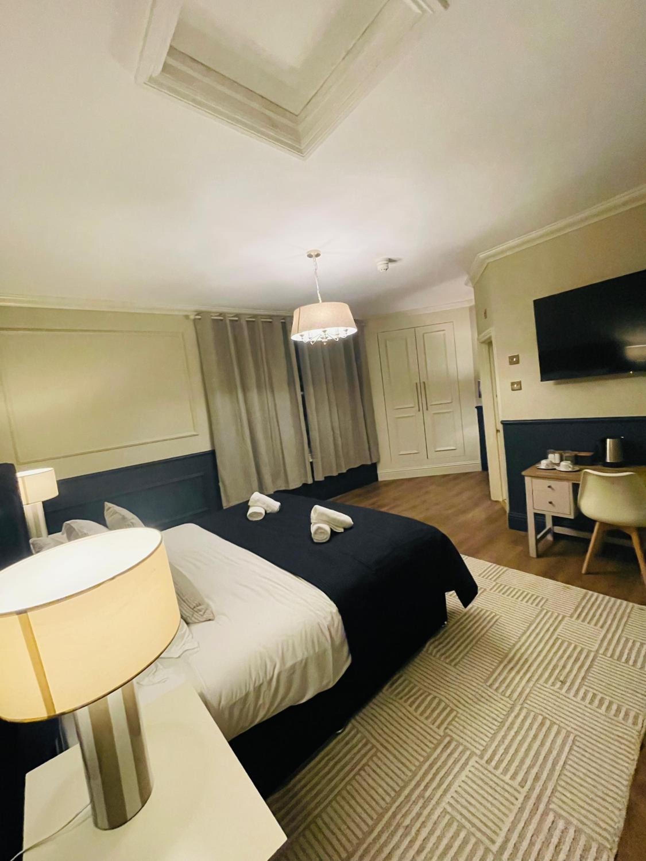 Superior King Room - Photo 3