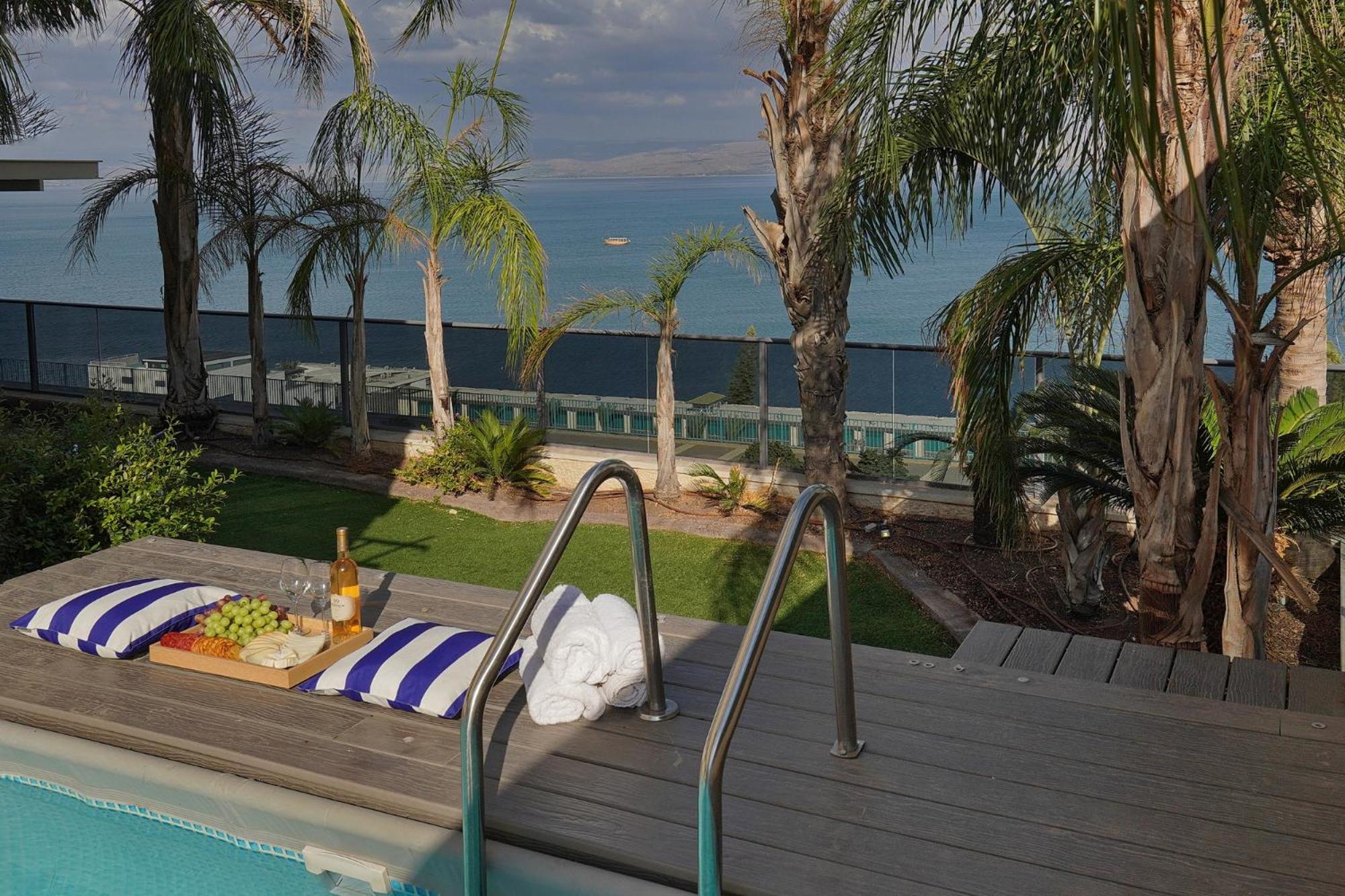 4 Bedroom Garden Apartment with Private Pool photo 1