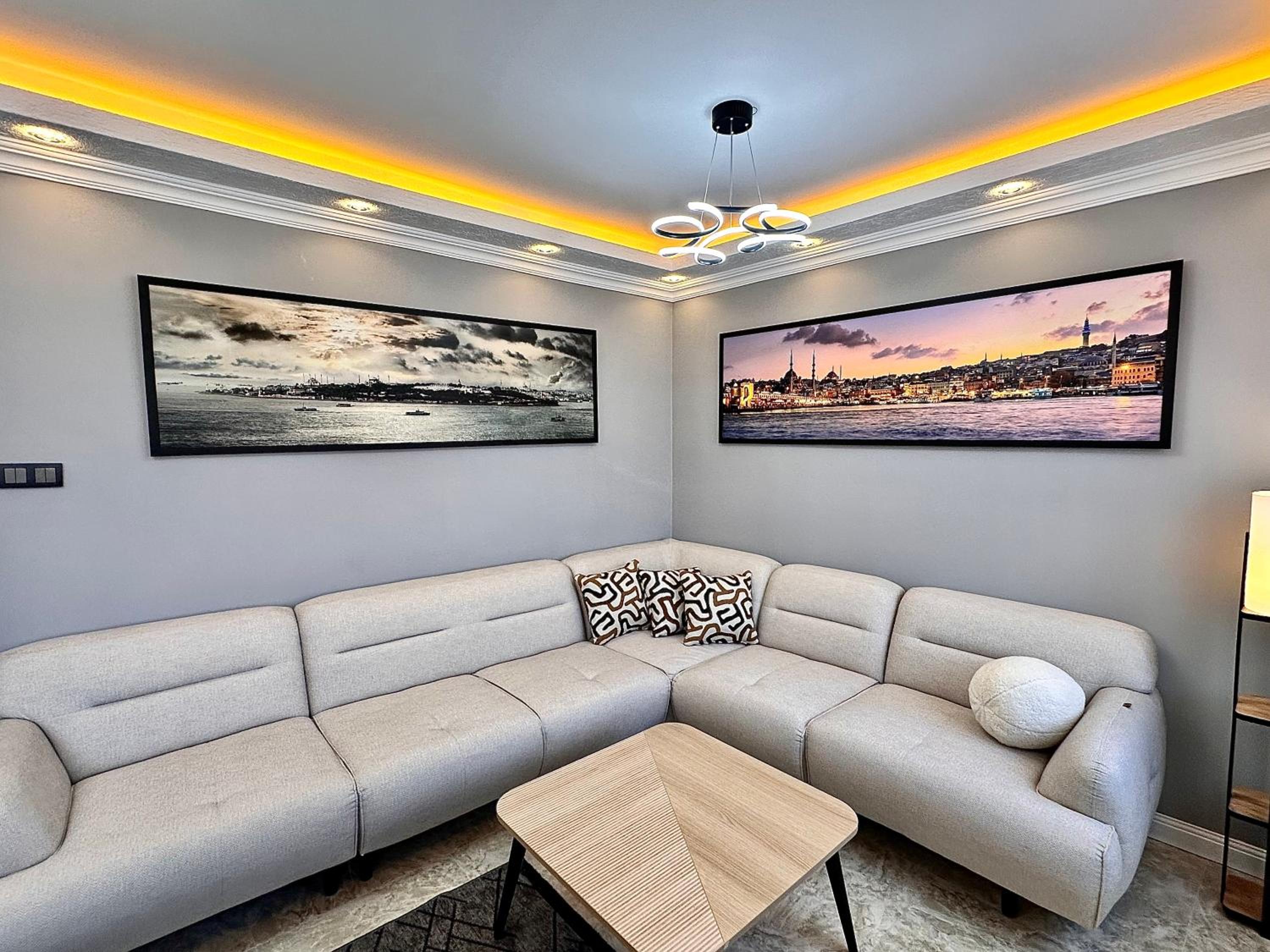 Family Two-Bedroom Apartment with View photo 2